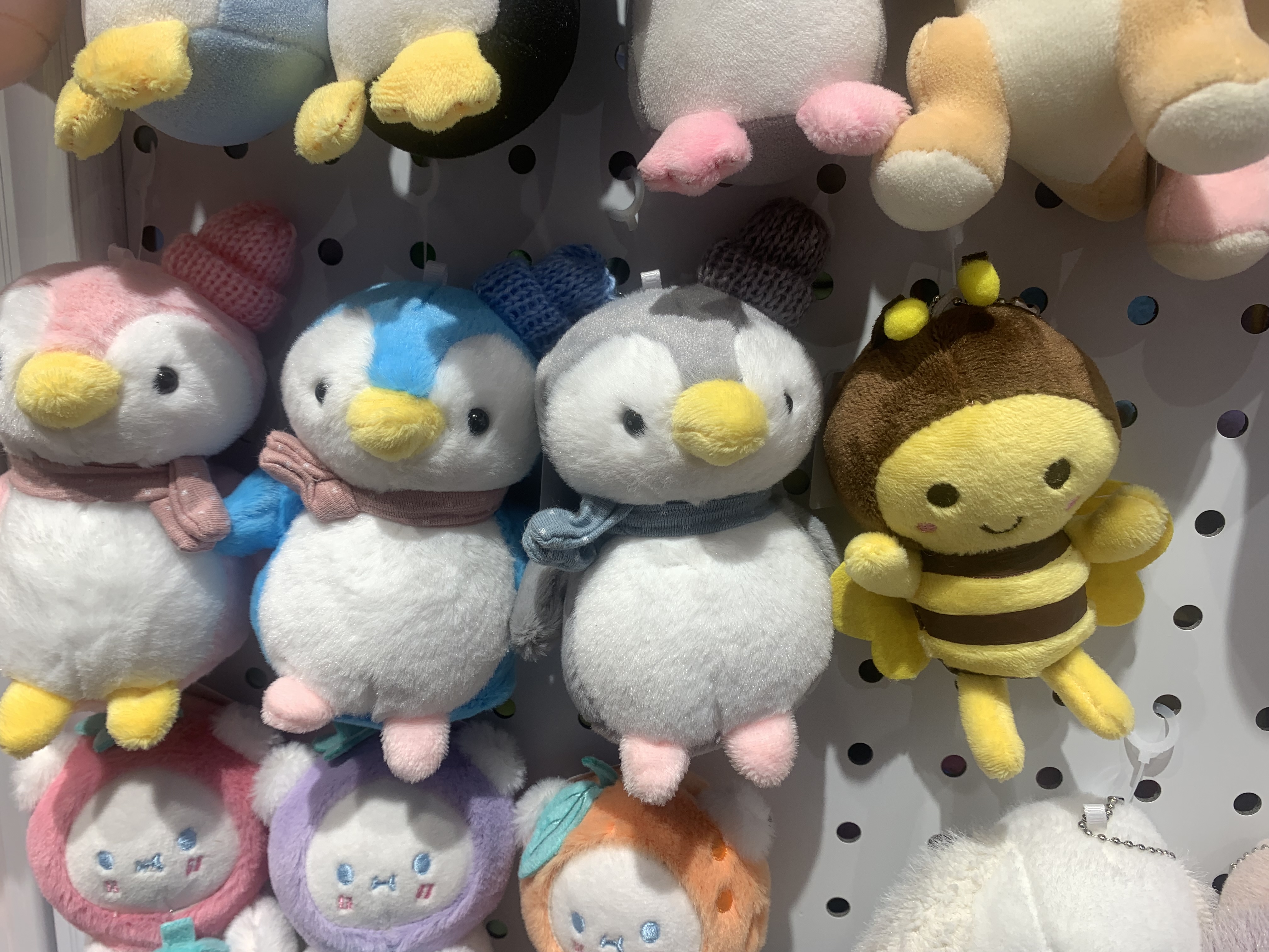 Plush pendant, double-sided octopus keychain, Ocean series, mini claw machine doll, Douyin live streaming on Amazon Application Scenario