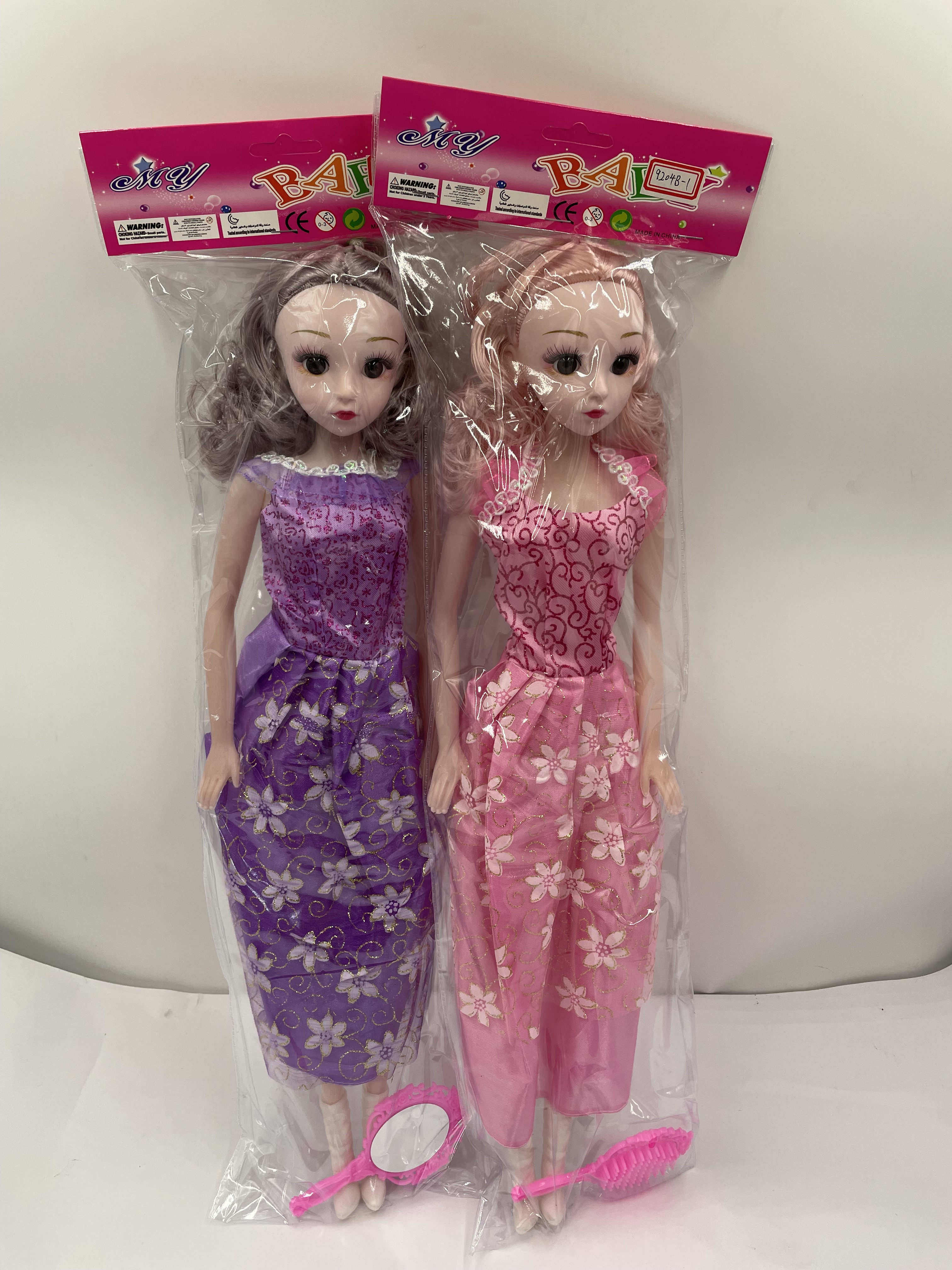 Bagged dolls, mixed in four colors
