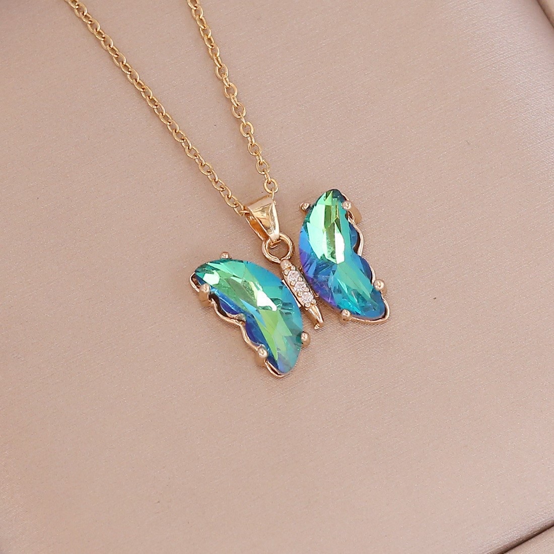 2023 New European and American gradient butterfly necklace Women's Fashion Pendant, personalized collarbone chain women 00321 Specification image