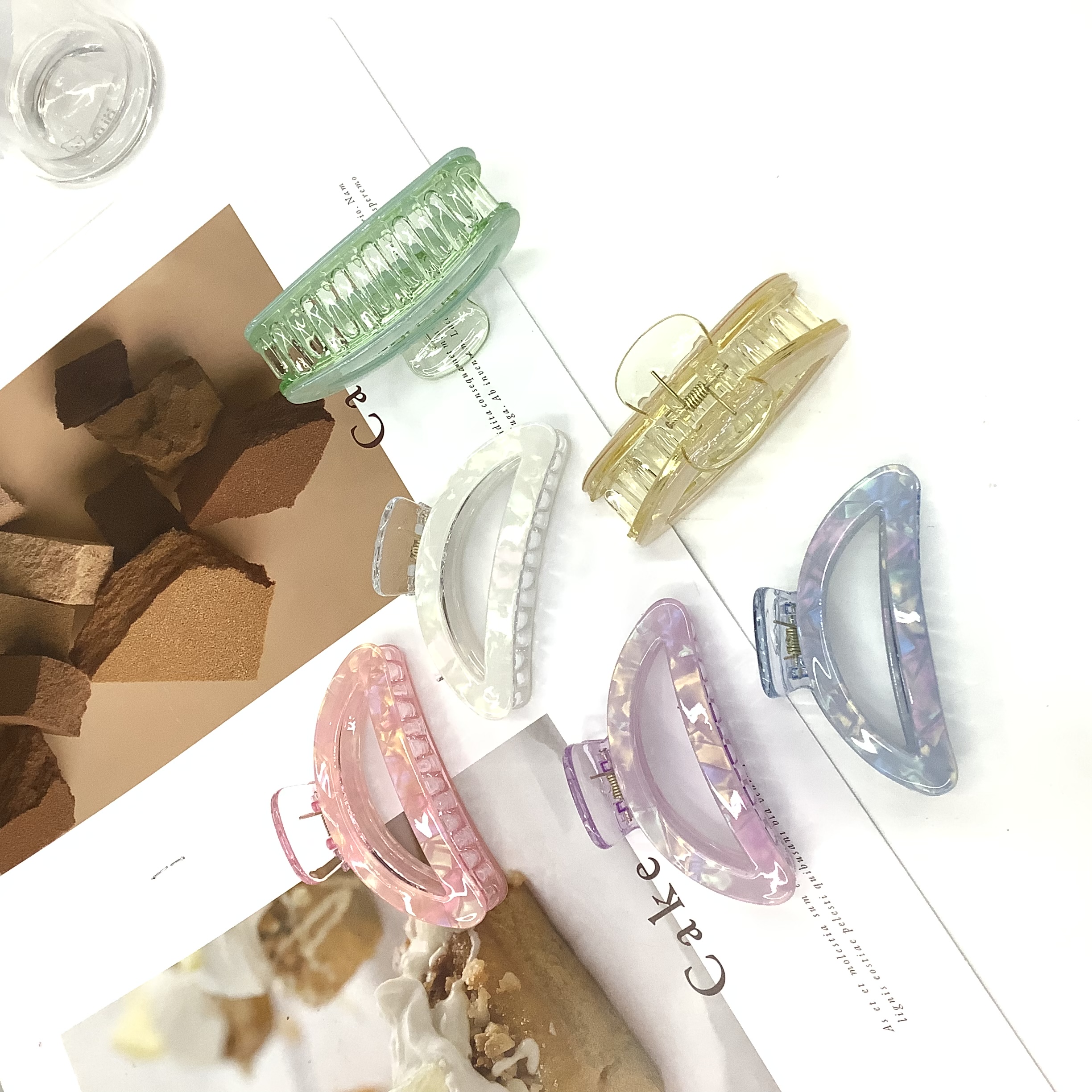 2023新款 月牙🌙炫彩简约百搭少女抓夹