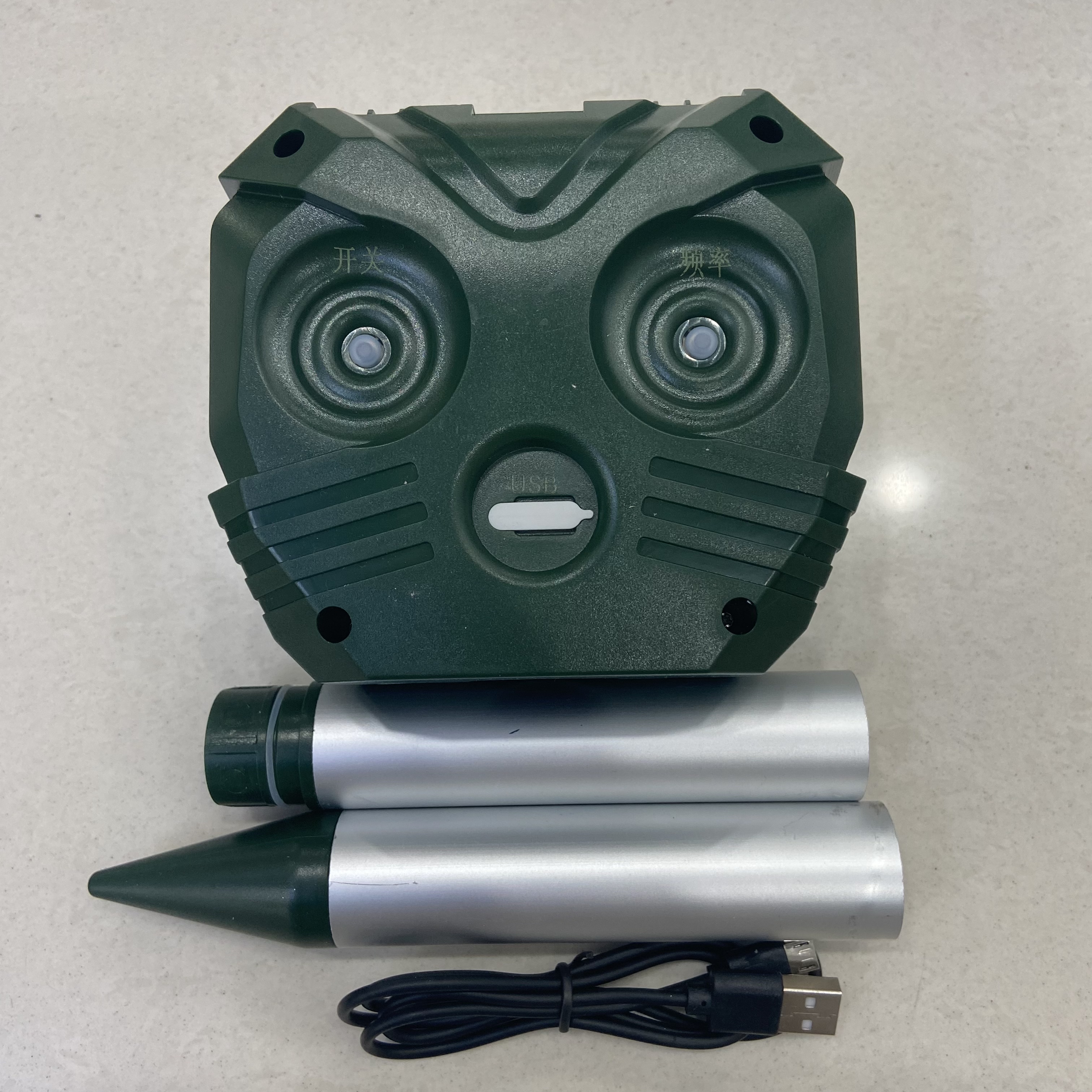 太阳能驱赶器产品图