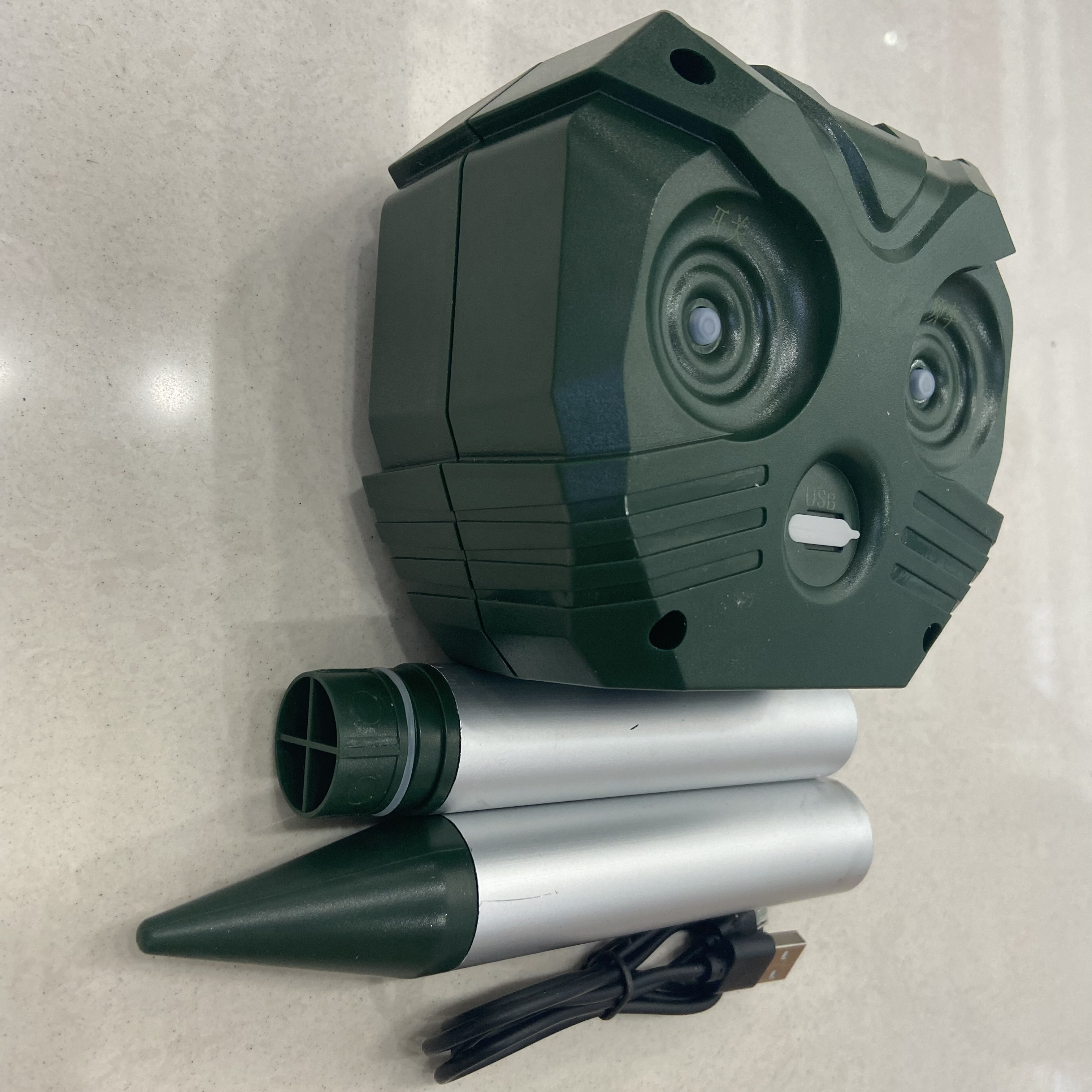 太阳能驱赶器细节图