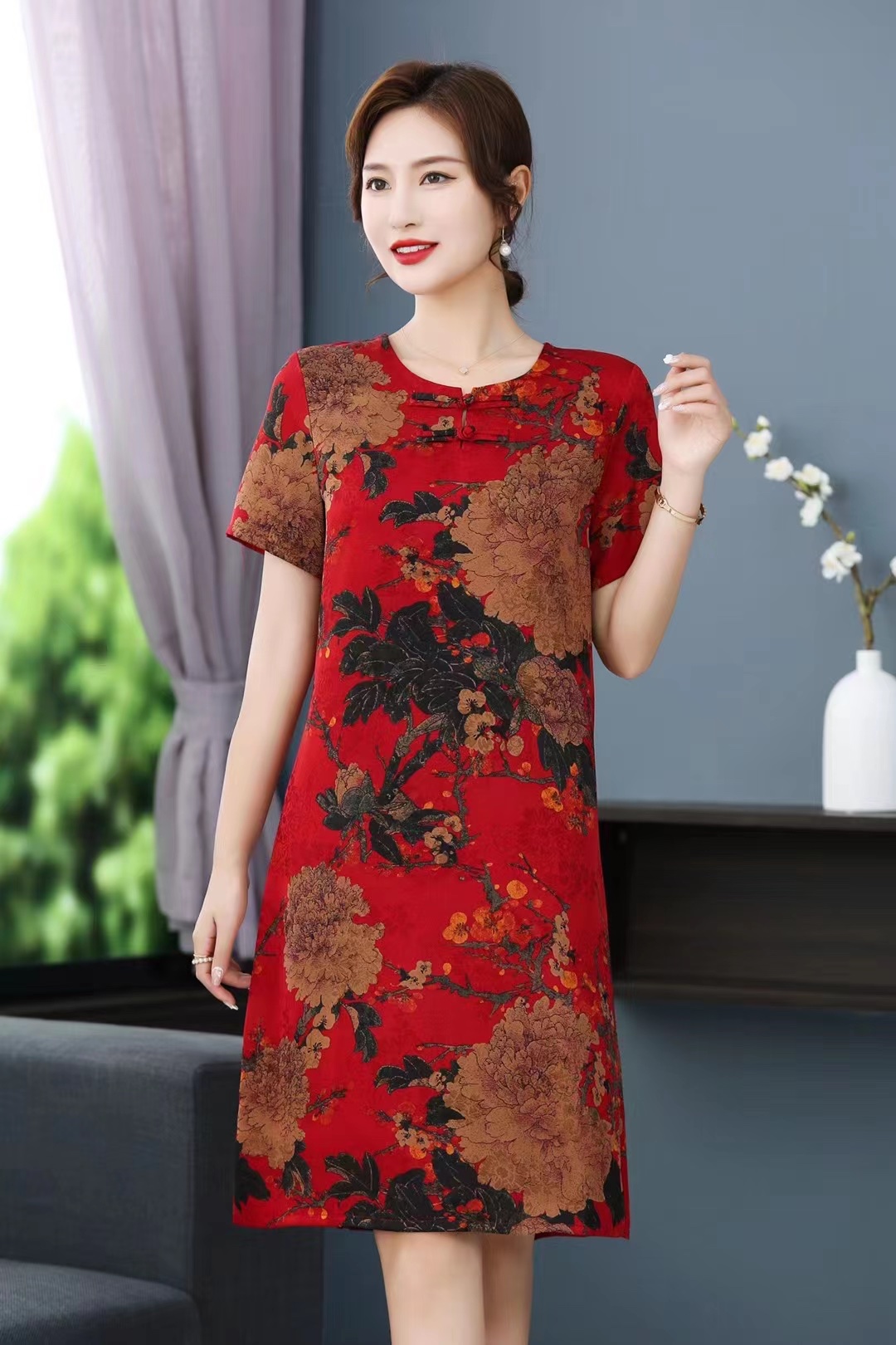 New 2023 faux silk No. 3 dress, round-neck fabric loop short-sleeved, summer wear for middle-aged and elderly people, fashionable and comfortable for mothers in summer, low red and festive, suitable for home, travel, socialized friends, large size dress.