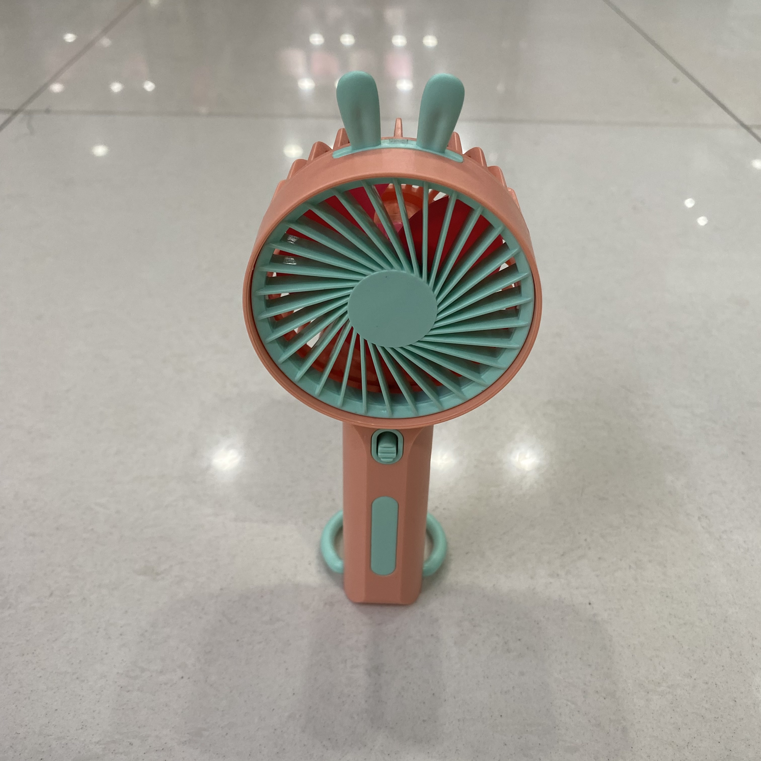The handheld charging fan can be used as a phone stand for convenient handheld mini student fans Specification image