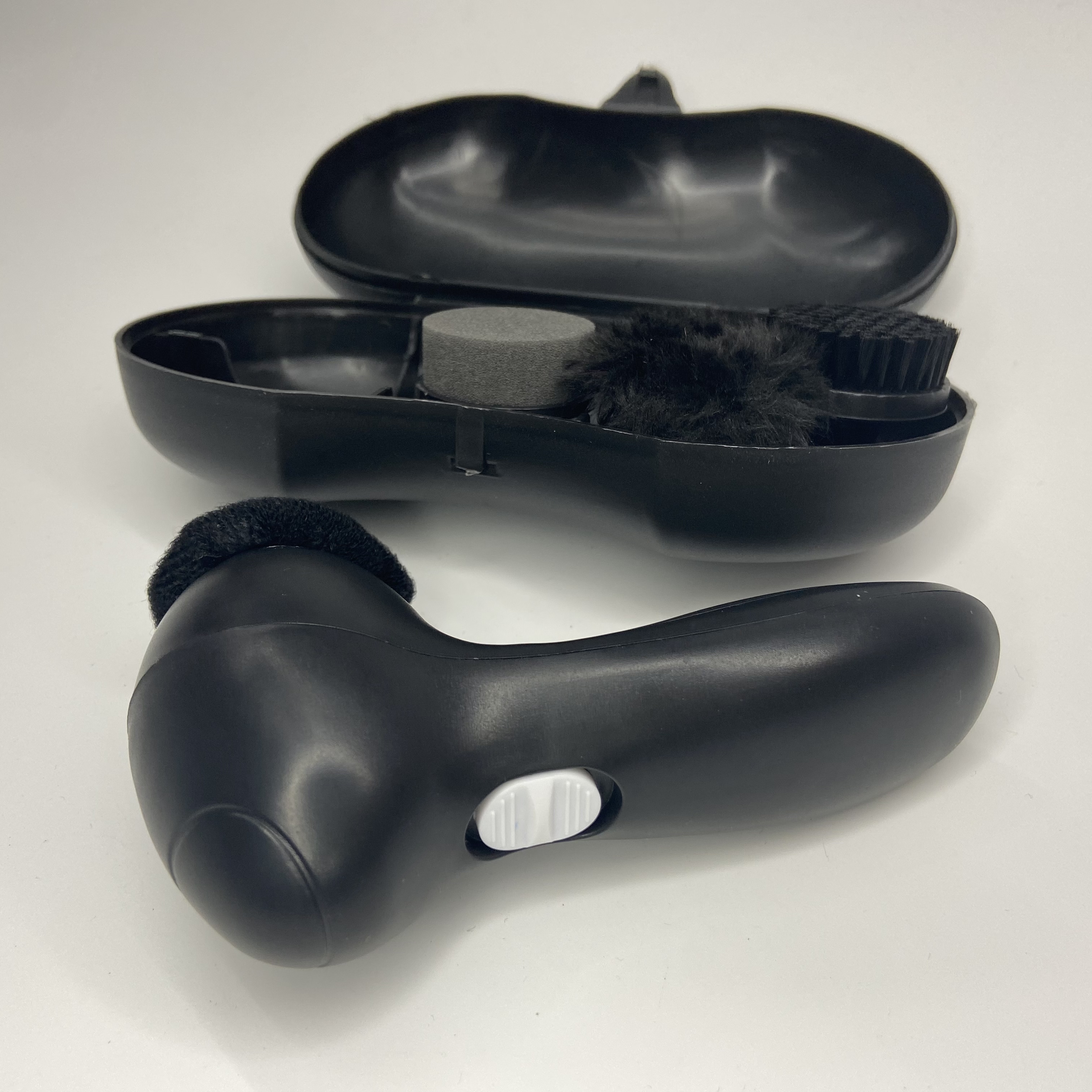 Electric shoe shining machine, portable shoe shining machine, handheld shoe shining machine Specification image