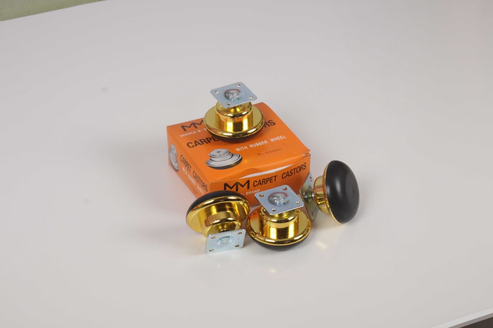 2.5-inch carpet wheels, sofa casters, plastic wheels, furniture flat-bottom swivel wheels