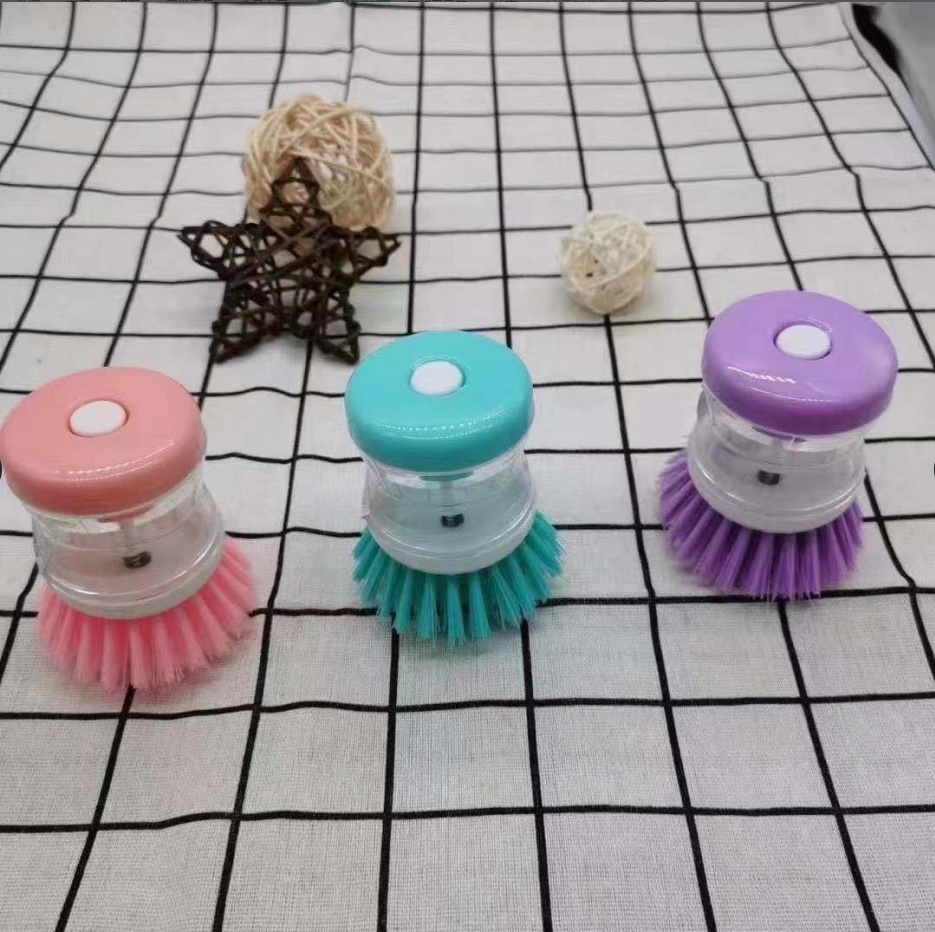 The liquid-adding pot washing brush is a press-type automatic liquid-adding dish washing brush that does not stick to oil and does not damage the pot. It is a cleaning brush for removing dirt details Picture
