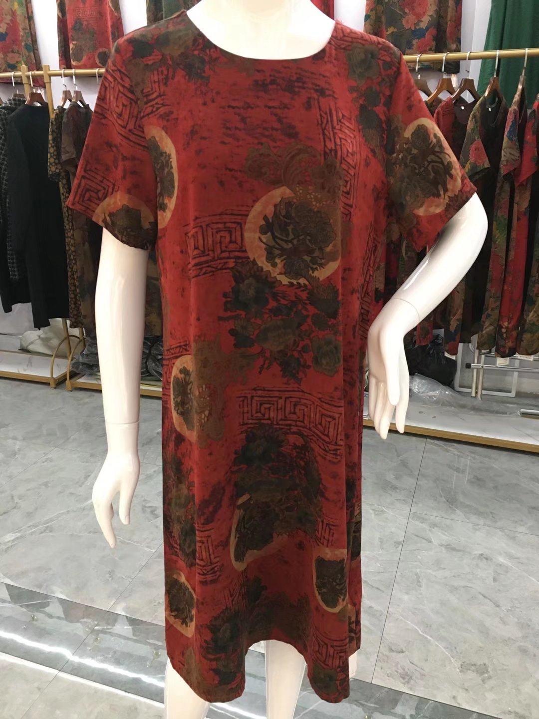 2023 New Women's Dress for the middle-aged and elderly, XL-5XL, printed round-neck short-sleeved, red base, antique large flower, faux silk dress Application Scenario