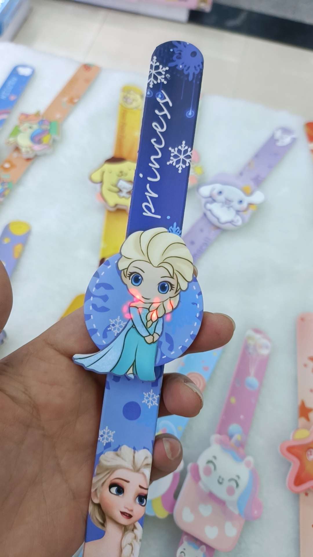 中小学生/卡通手表/韩版爆款新款白底实物图