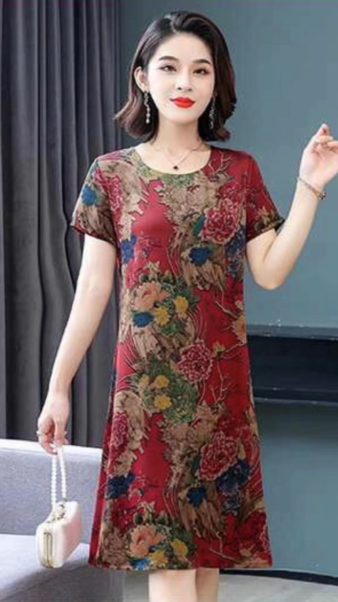 2023 New Summer Women's Dress for Middle-aged and Elderly XL-5XL printed round-neck short-sleeved loose women's dress with a red base and large floral faux silk