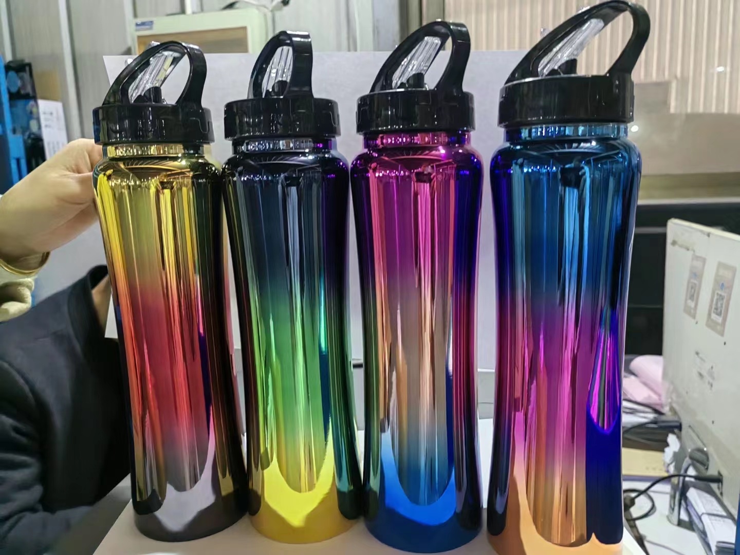 Double wall stainless steel water bottle 304双层不锈钢水杯电镀图