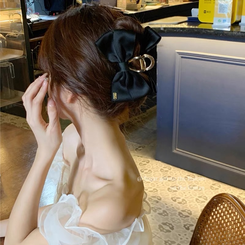 Princess on the Run, Bow, Grab, summer clip, headwear, hair clip, back of the head, updo, shark clip, large size, elegant Specification image