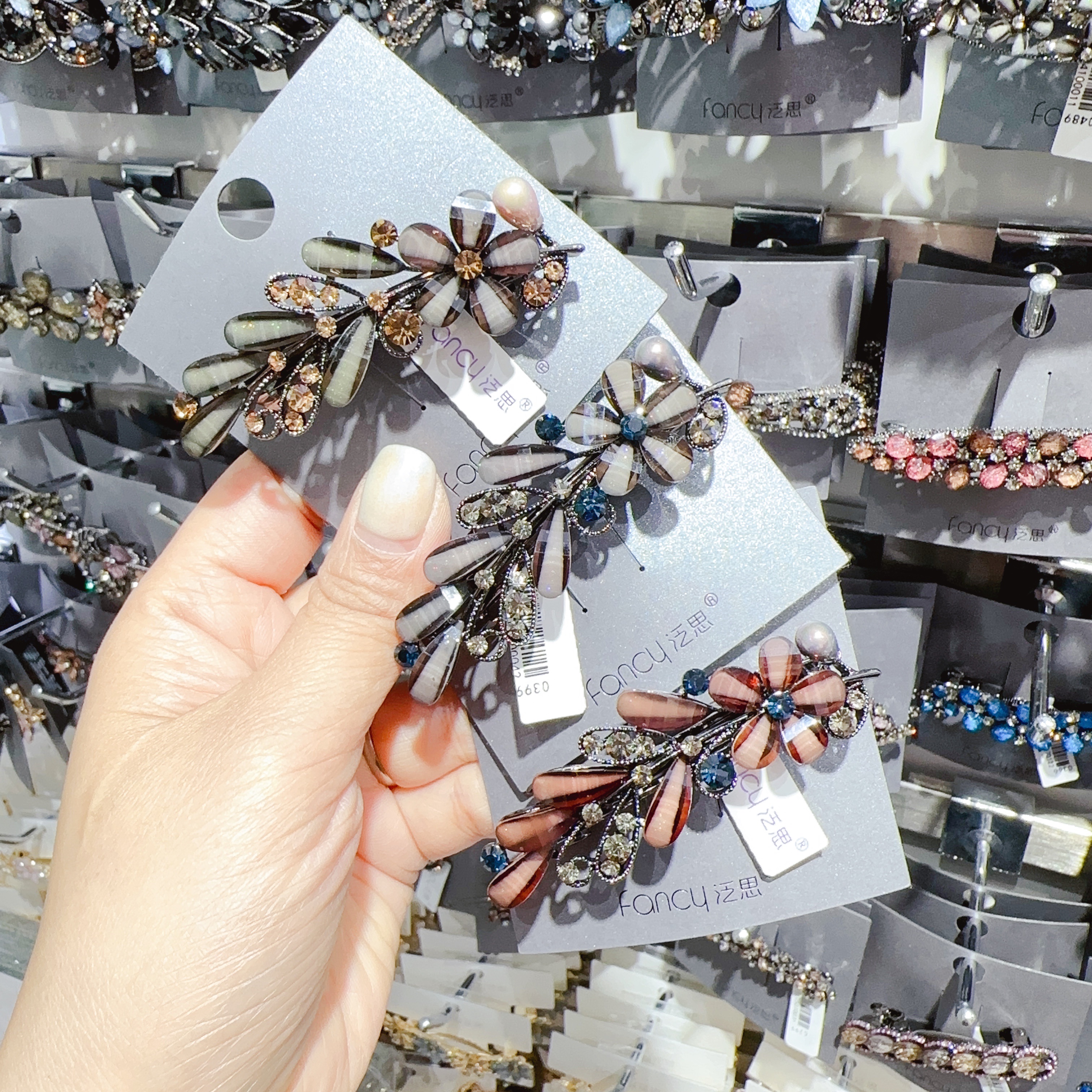 6 Cm Hair Clip full figure