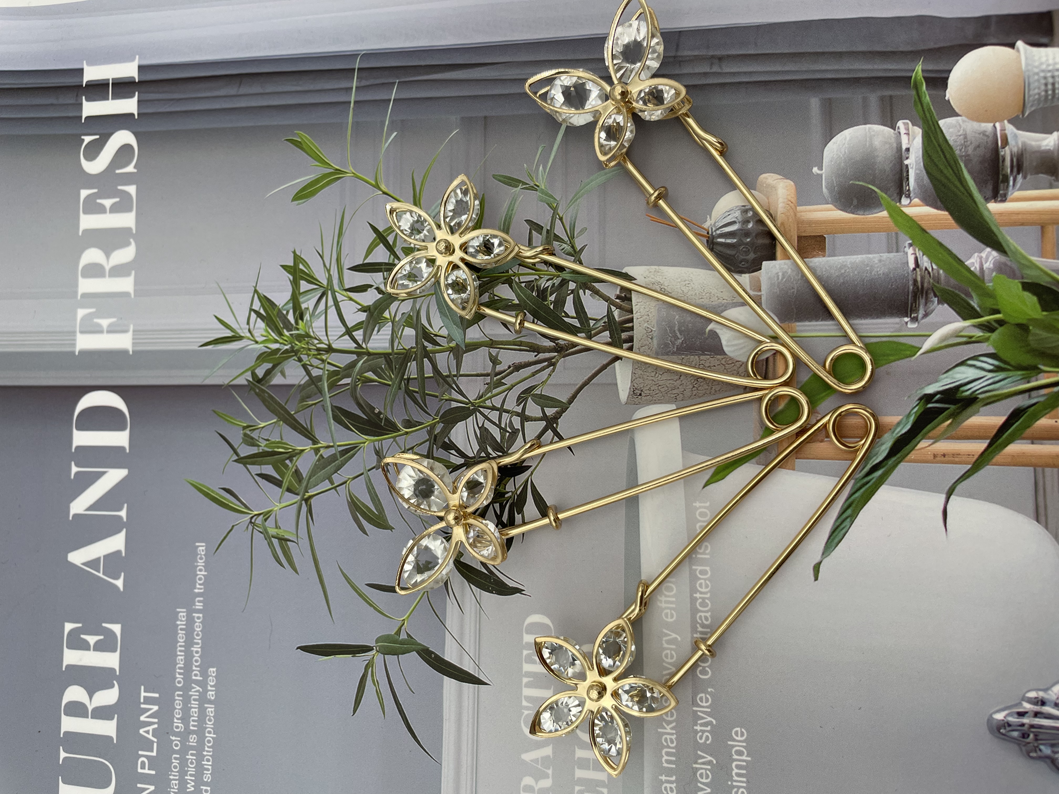 Butterfly pin, pin decoration, pin decoration, diamond buckle details Picture