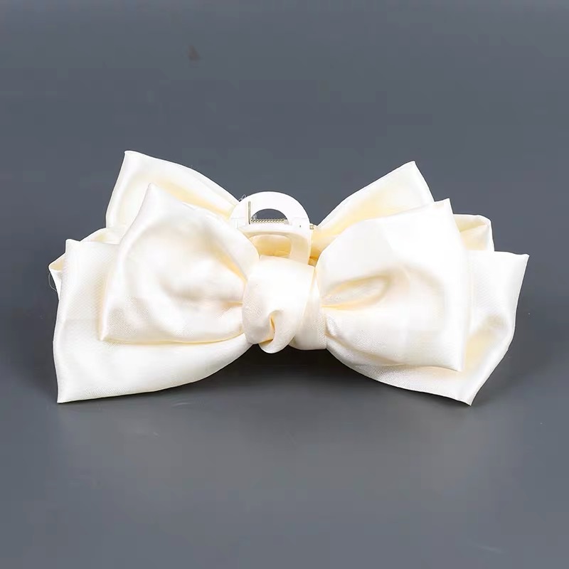 Princess on the Run headwear Bow clip, summer high-end large plate hair clip, shark clip hair accessory plate at the back of the head Application Scenario