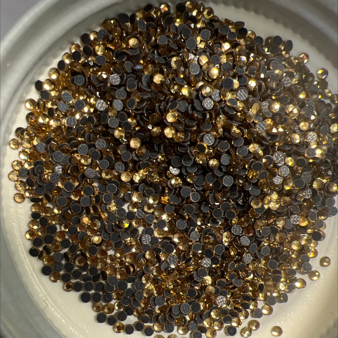 Fashion applications of Press 1000 RO No. 6 Flat Bottom Hot Diamond MS Crystal Yellow