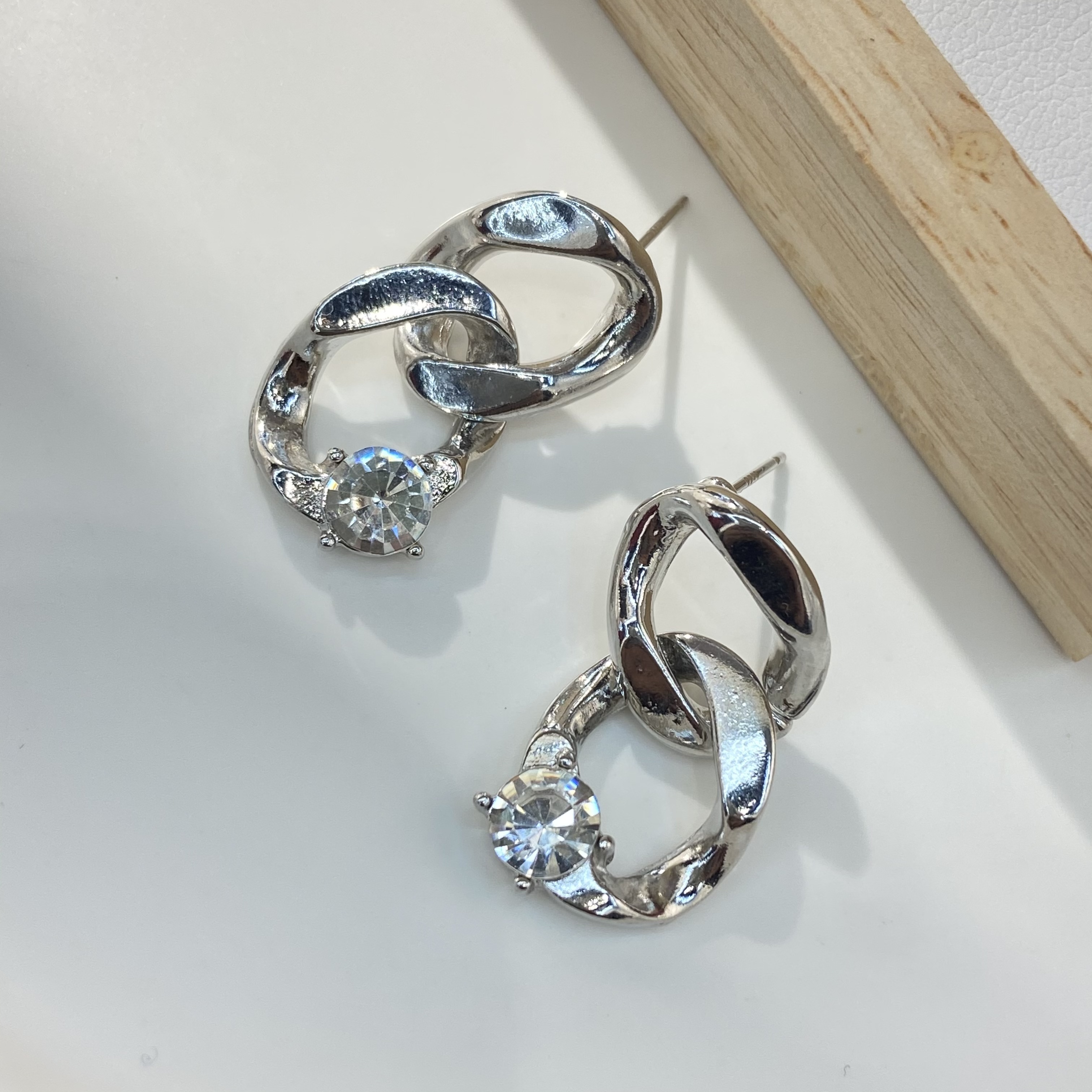 耳环/耳饰女/时尚潮流耳饰白底实物图