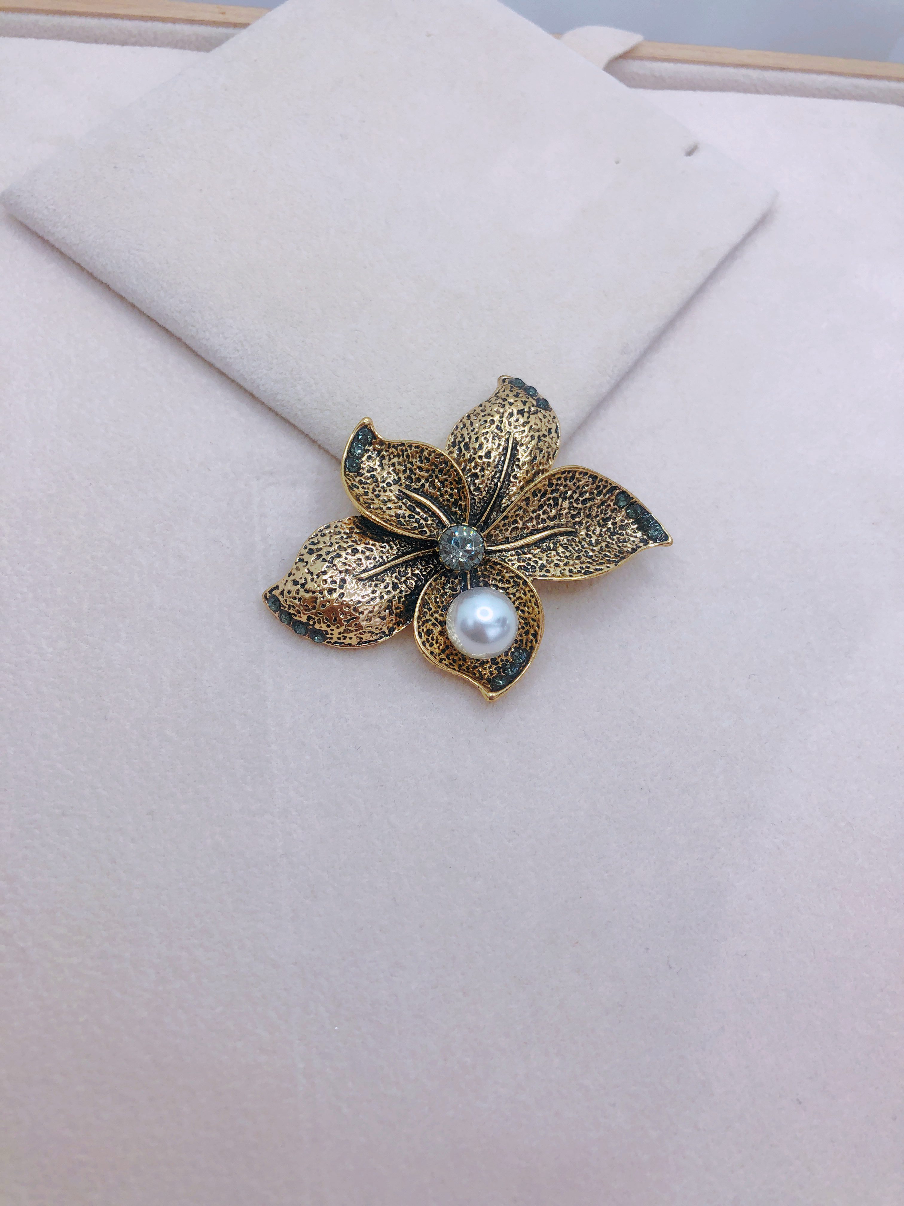 Brooch, corsage, women's accessories, rhinestone brooch, beaded corsage, Korean style accessory, shawl, silk scarf buckle - Yingying 0456
