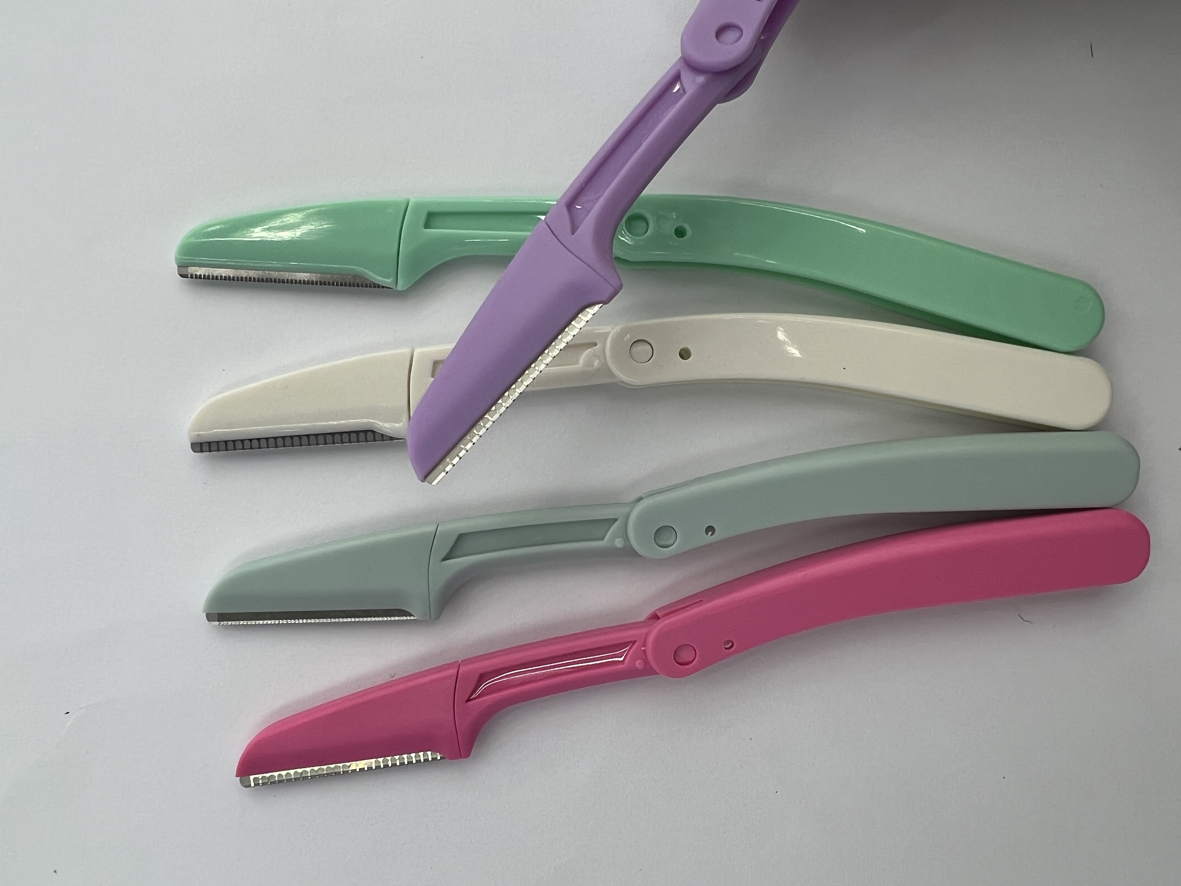 Eyebrow shaping knife details Picture