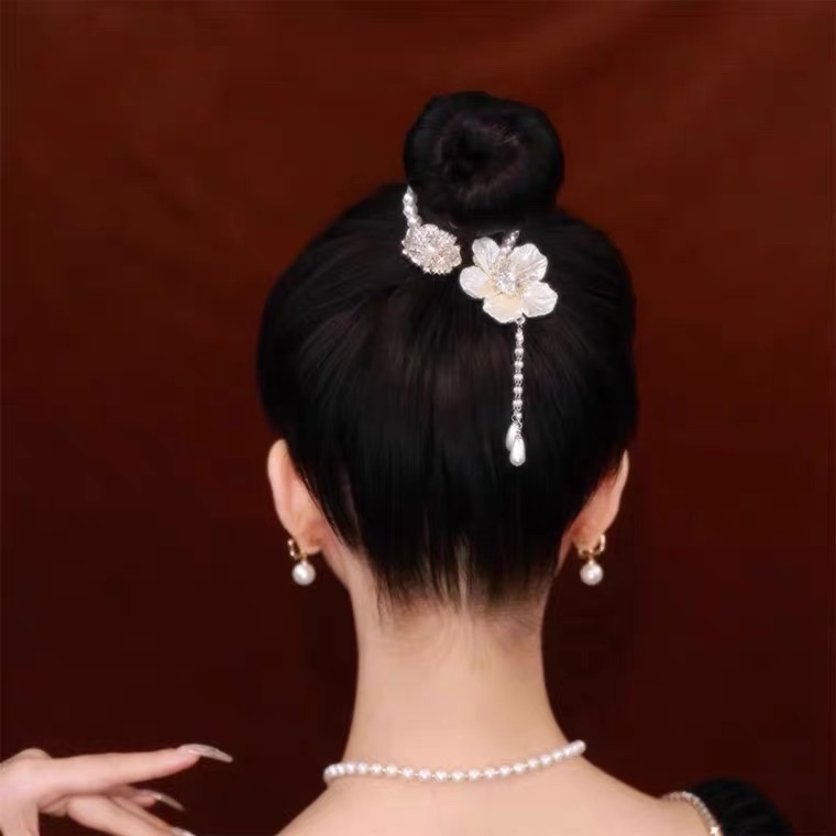 National trend series: Hairpin, bun, women's camellia, water diamond, hair clip, updo tool, pearl clip, back of the head, hair accessory Specification image