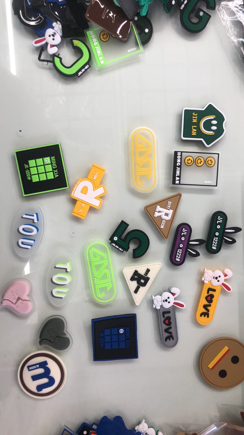 各种皮标pvc标滴塑标软胶标组合标装饰标