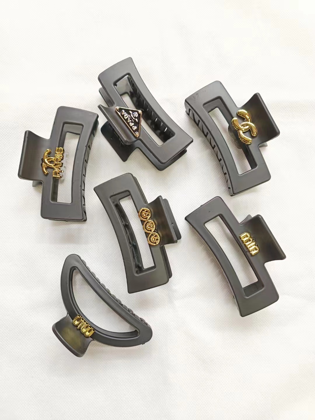 Adult accessory gripper gripper