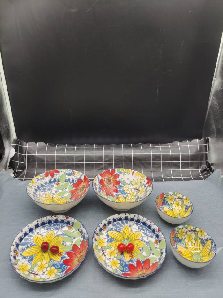 Japanese-style floral ceramic tableware, household personalized and creative rice bowls, vegetable plates, noodle bowls, baking trays, internet-famous bowl and plate sets details Picture