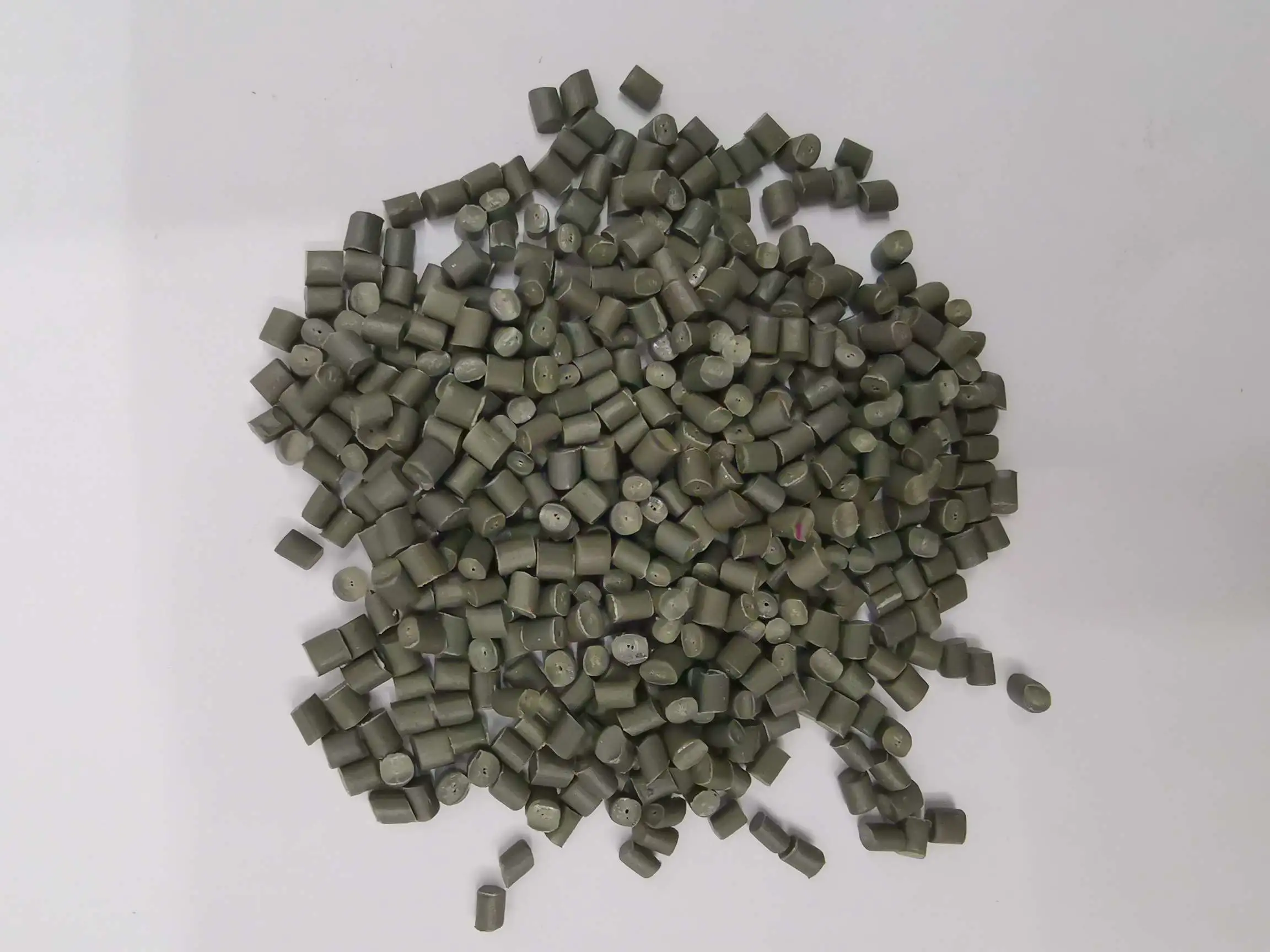 Green plastic particles - Type 2