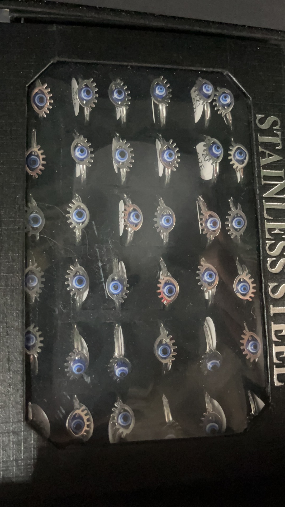 眼睛图案的戒指