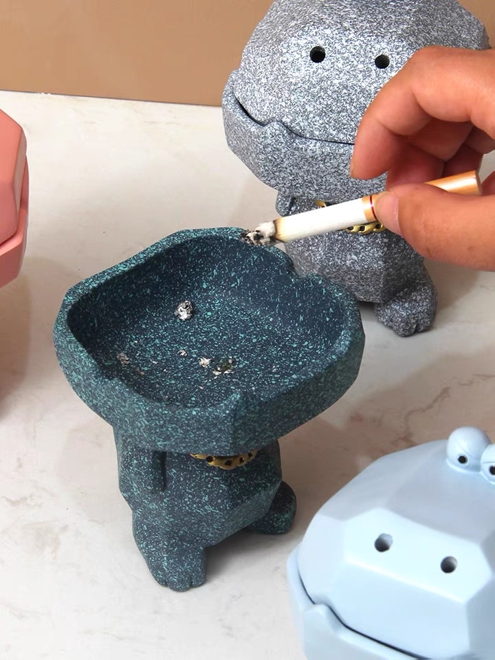 烟灰缸/树脂摆件/鳄鱼摆件白底实物图