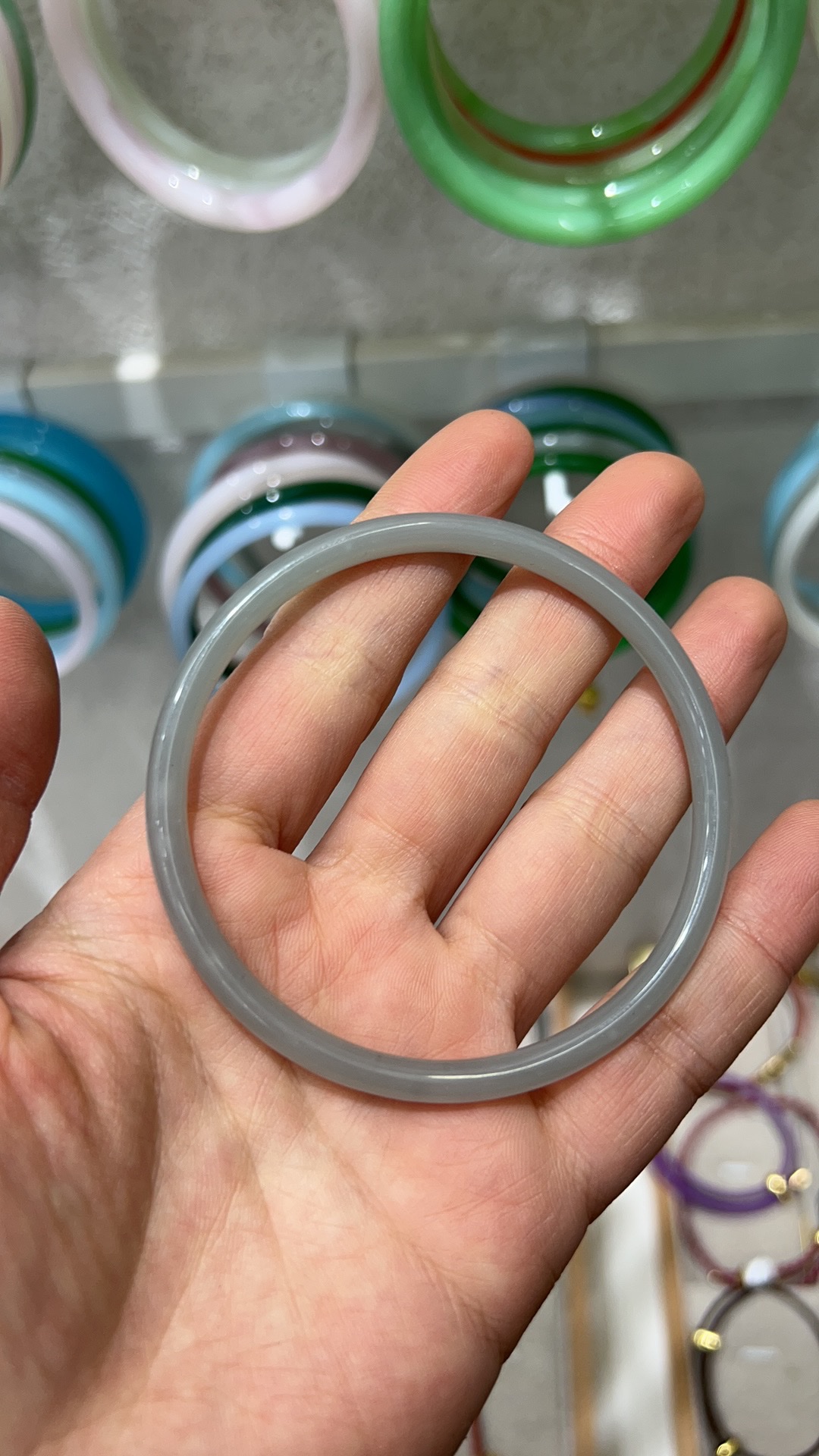 Glass jingle bracelet Item Picture