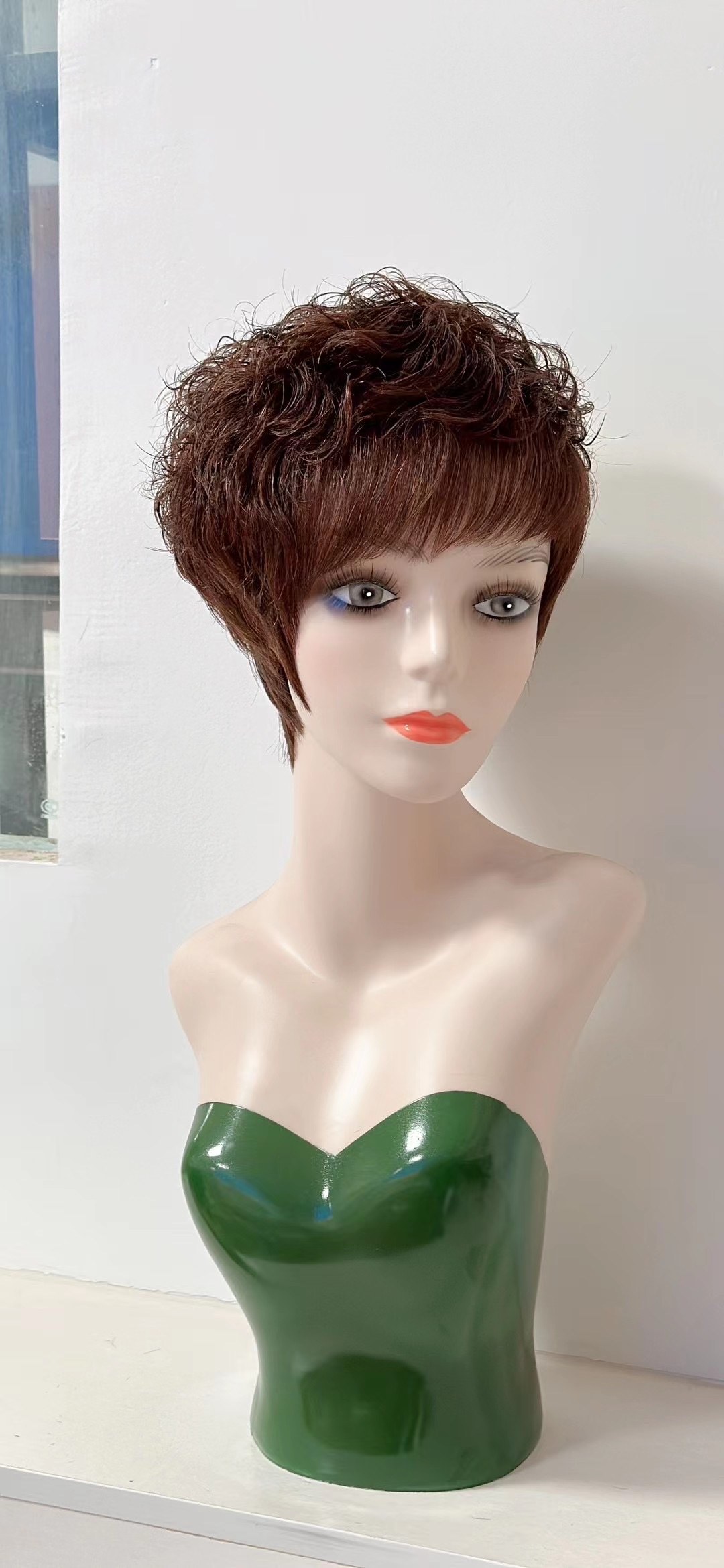 Peluca mujer pelo corto bobo interior hebilla cara redonda qi flequillo conjunto de peluca natural realista todo el pelo recto todo el conjunto de cabeza 2