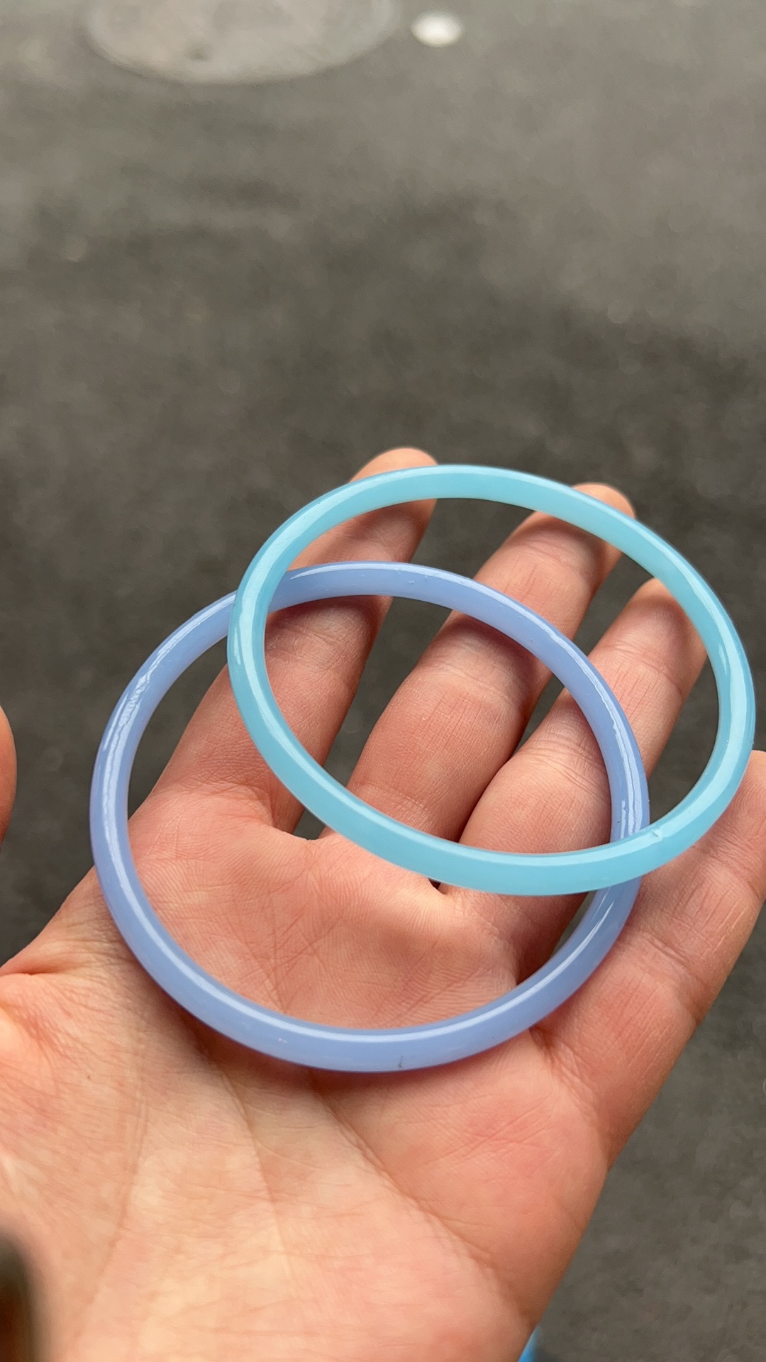 Glass jingle bracelet