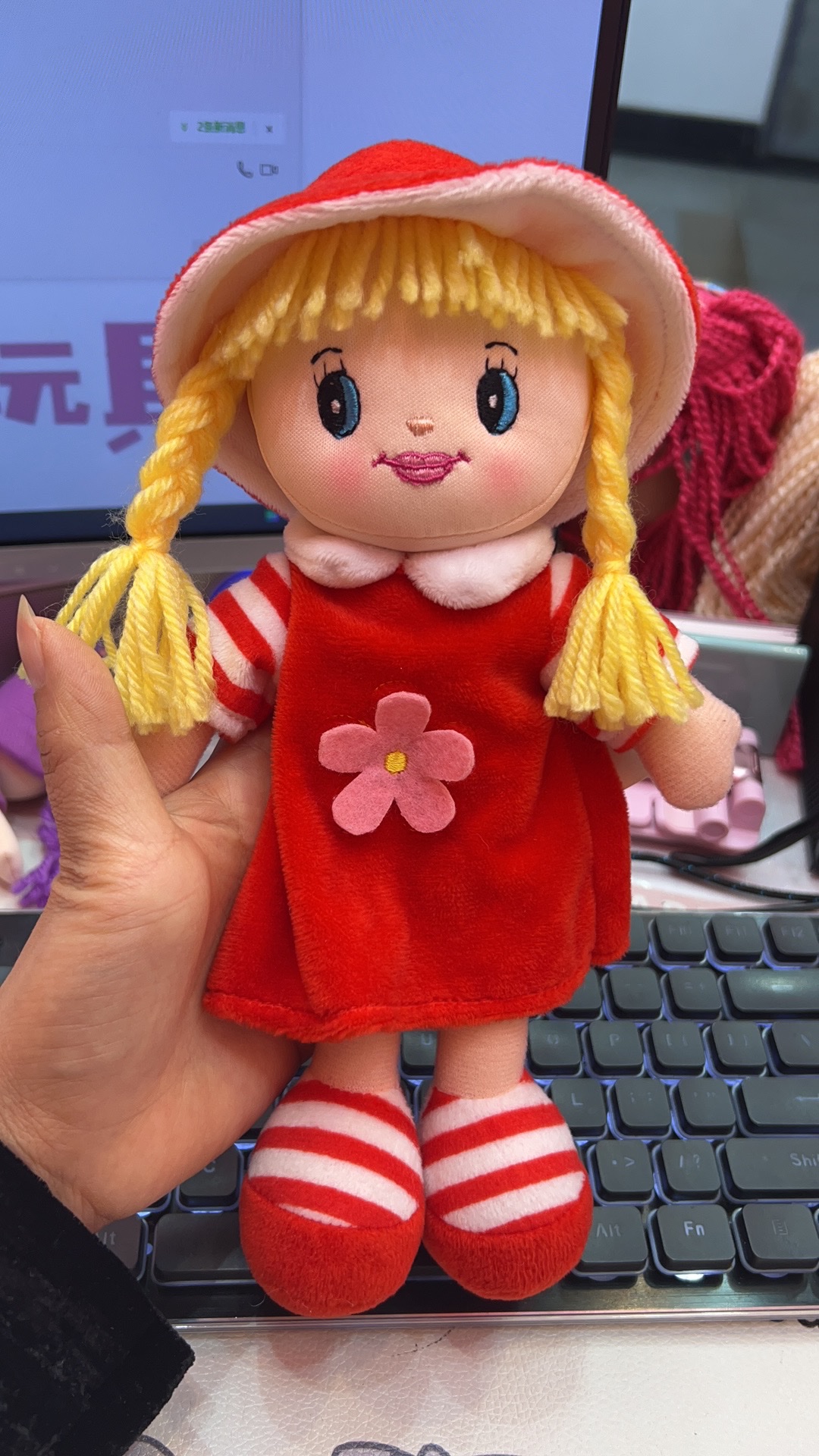 Customized export of plush toys, figurines, dolls and cloth dolls