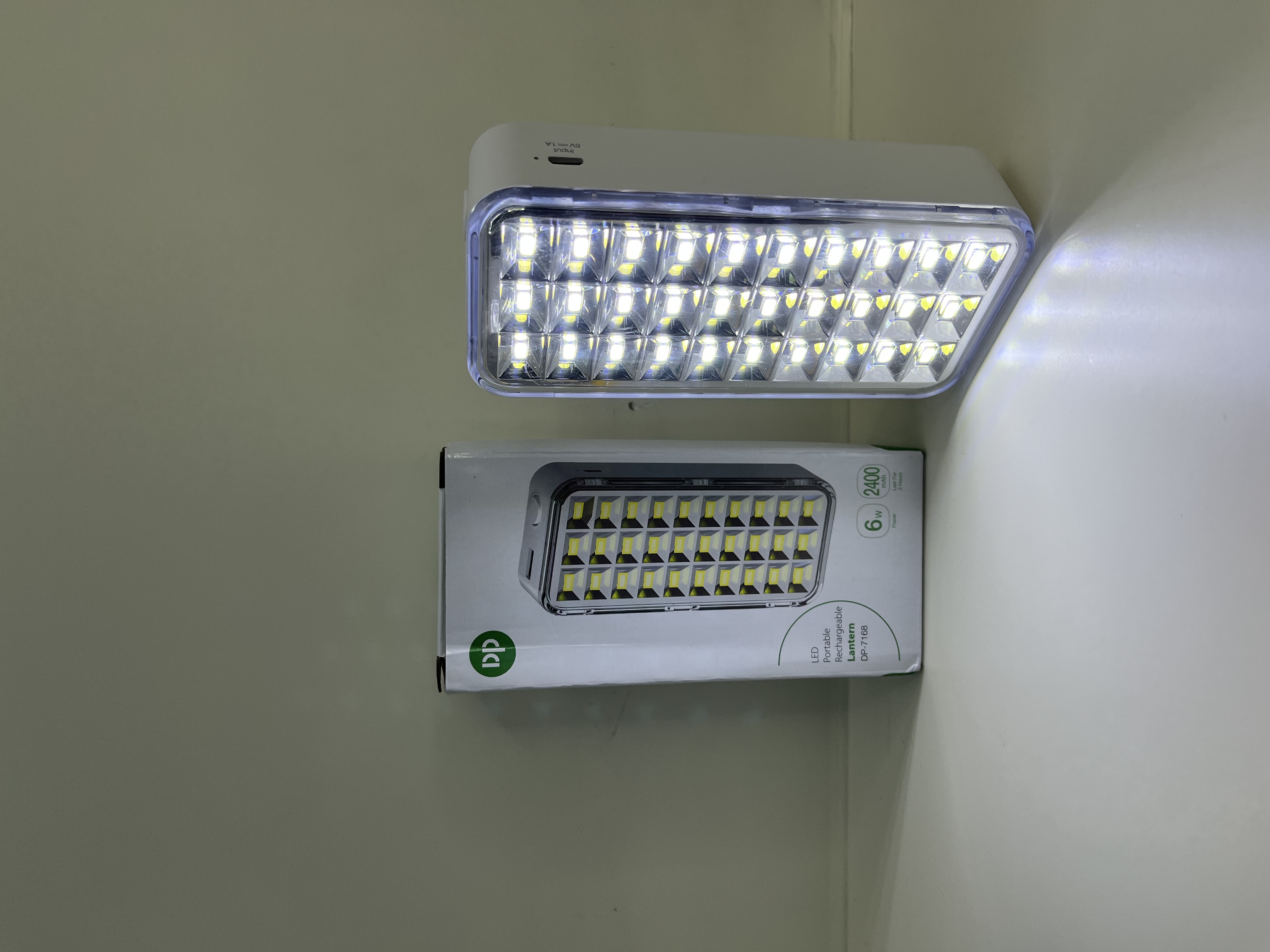 LED应急灯实物图
