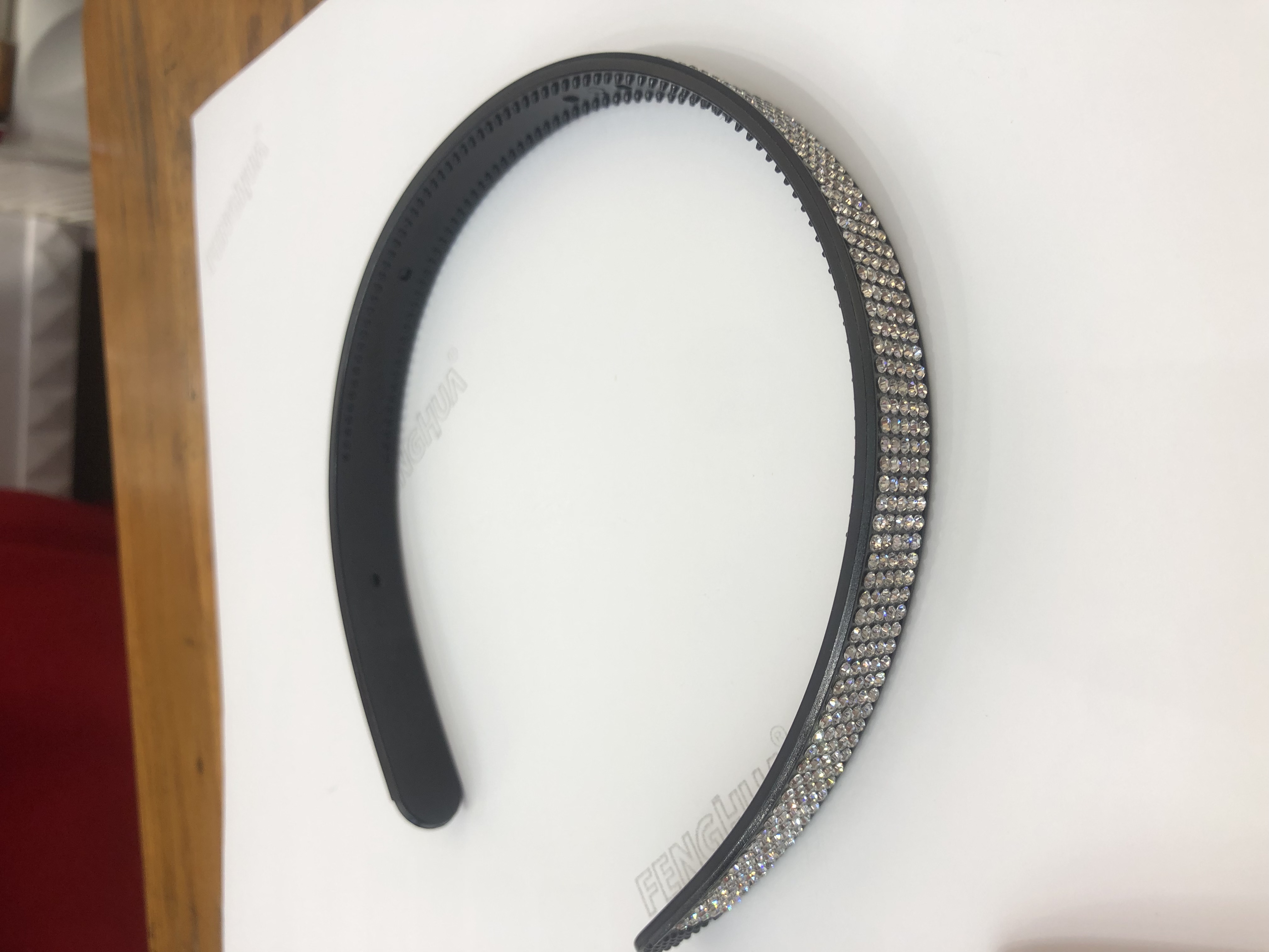 Korean style fashionable, simple and elegant new girls' headband Lujie accessory 358901 Application Scenario