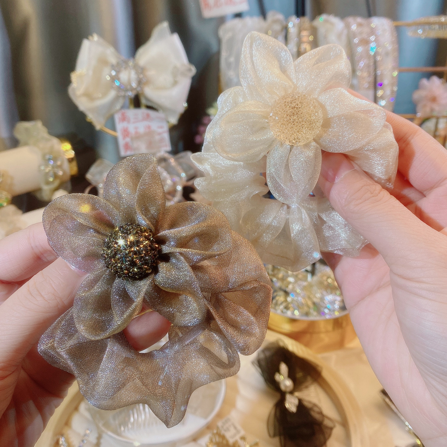 The classic and fashionable sunflower hair band and hair tie in 2023 are all Internet celebrities and bestsellers details Picture