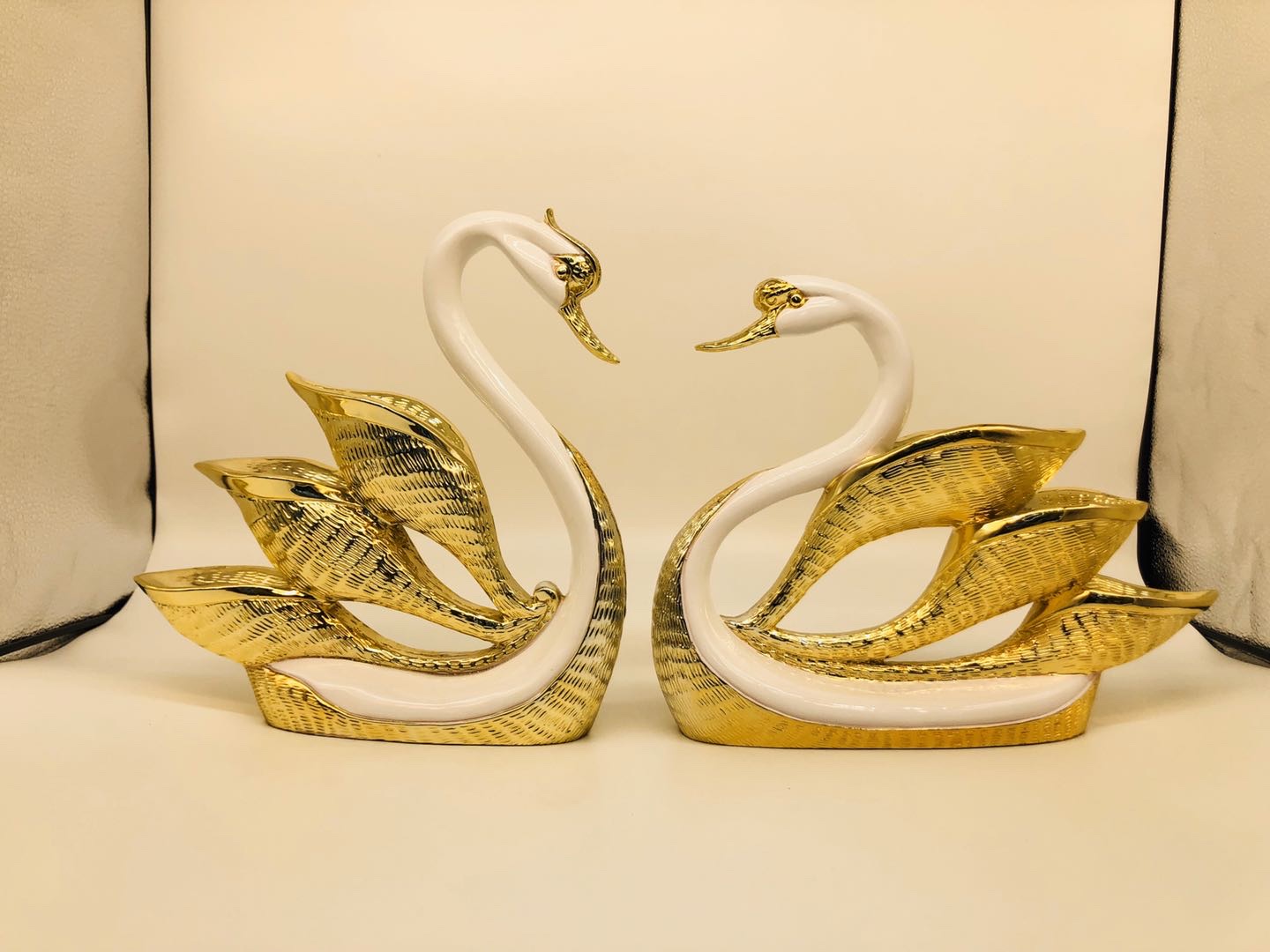 Resin swan ornament