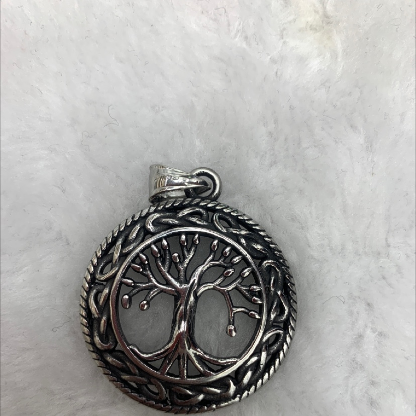 Cross-border best-selling new product: Fashionable and personalized life tree pendant casting details Picture