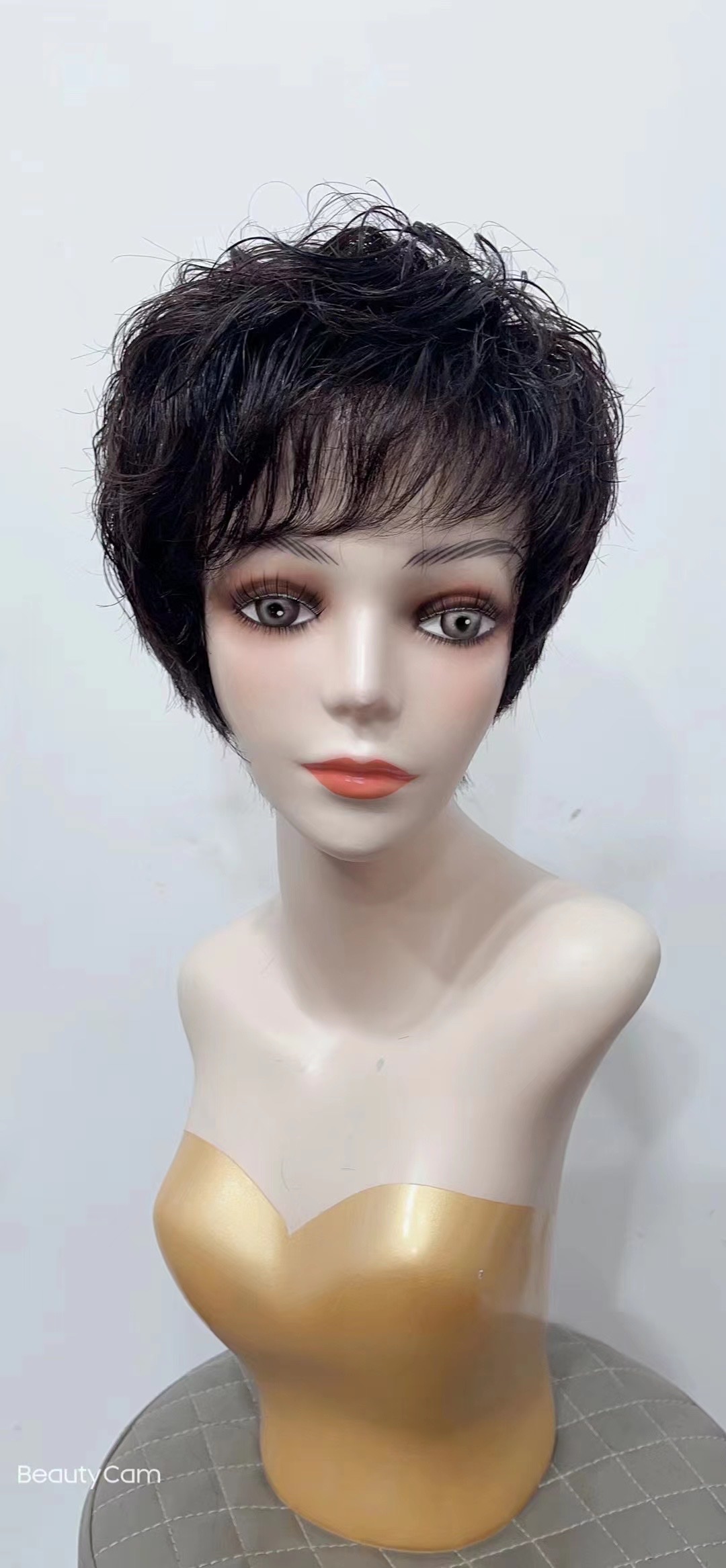 A wig for women with short hair, a Bob hairstyle, a round face with a straight fringe, and a natural and realistic wig. It's a full straight hair and a full head cover Application Scenario
