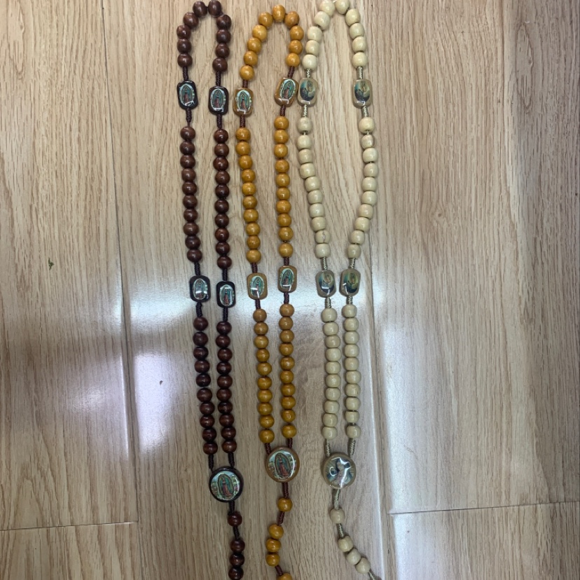 十字架项链细节图