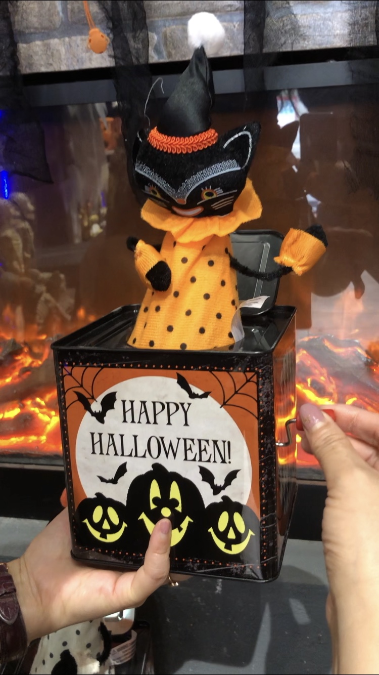 Wholesale of Halloween decoration items, music boxes, toys and Halloween ornaments