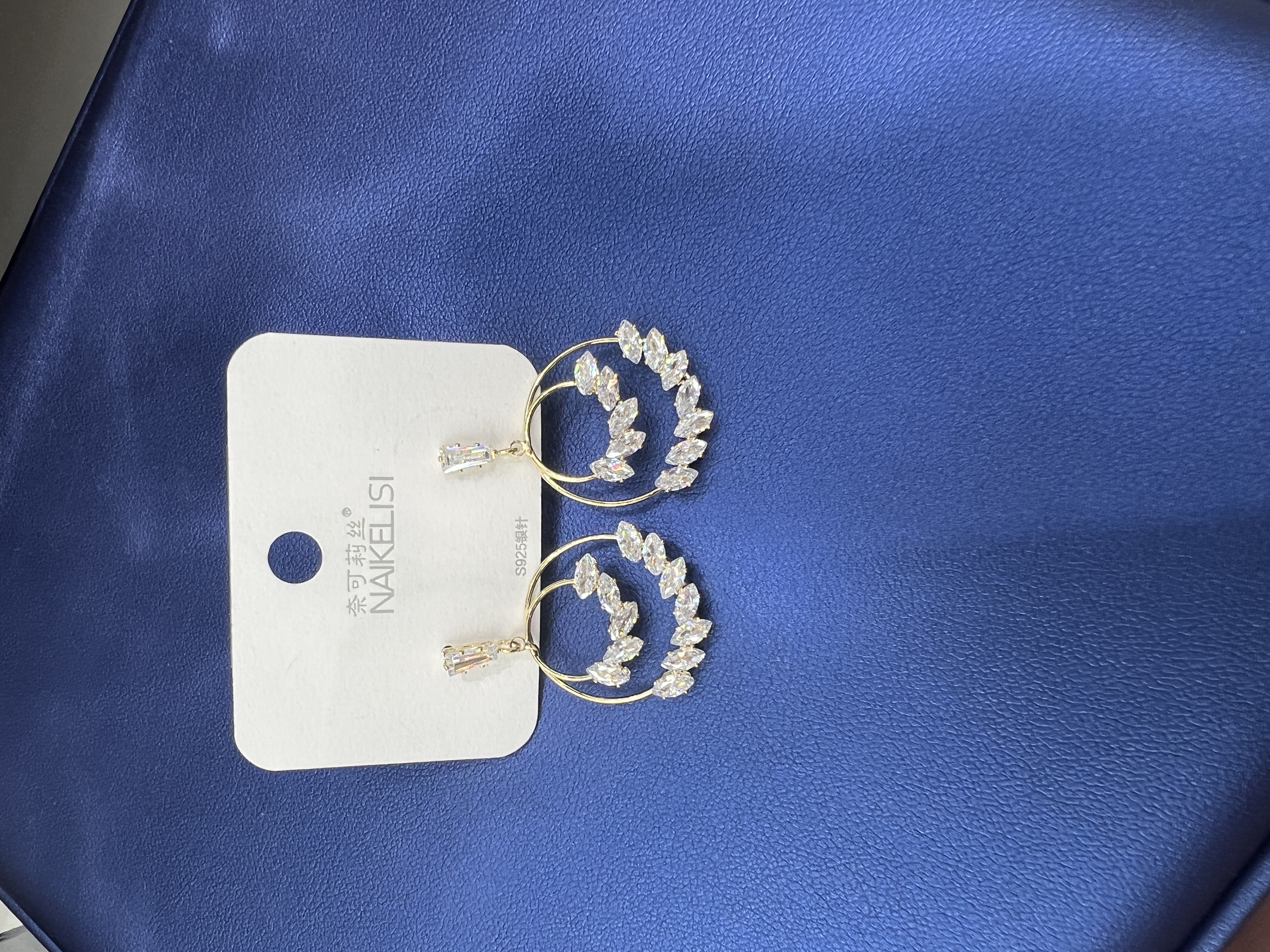 Fashionable and casual zircon inlaid earrings