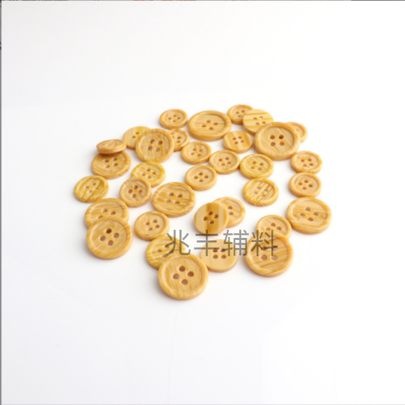 四眼纽扣/仿木纽扣/服装辅料细节图