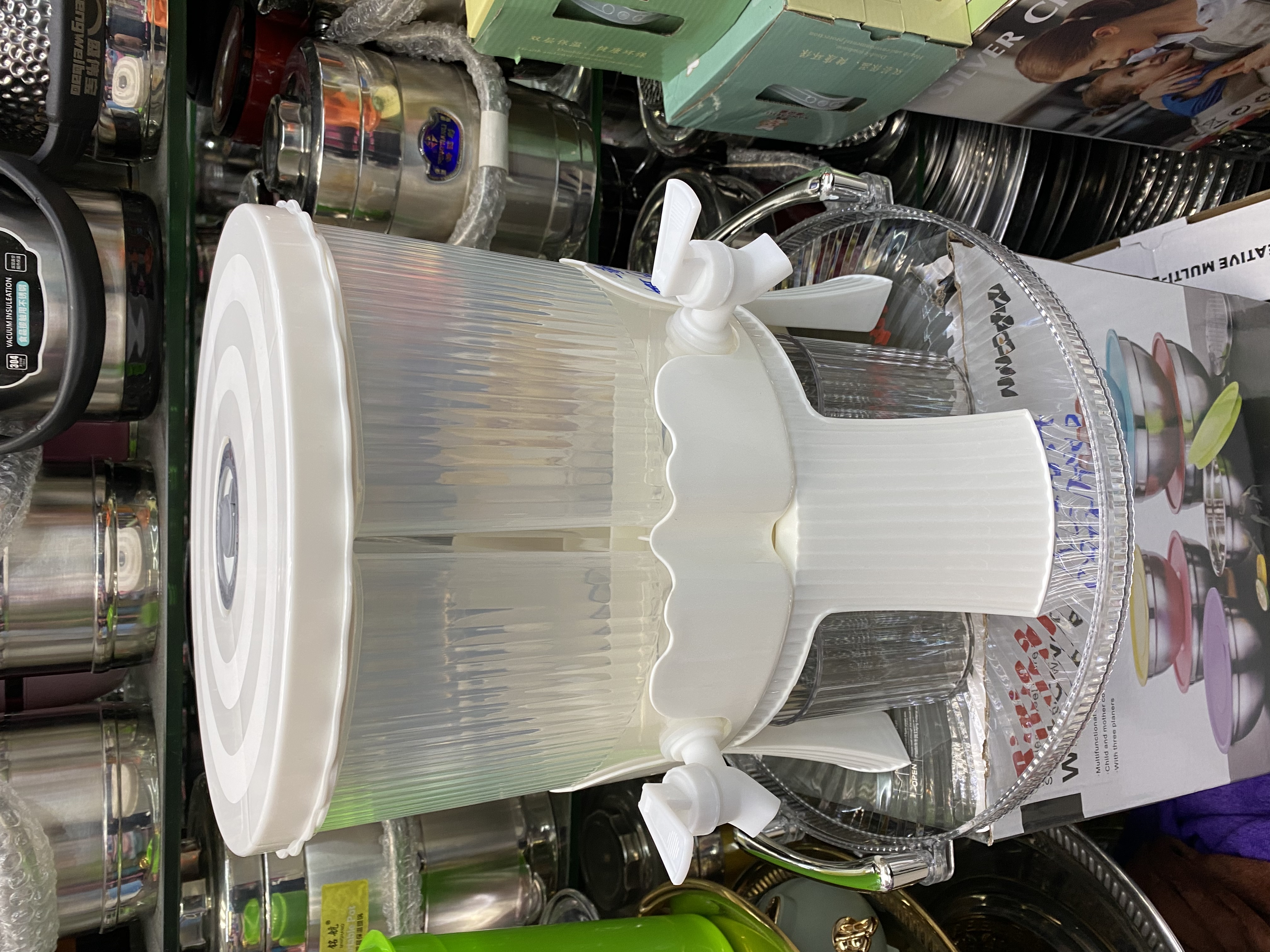 Multi-head drinking kettle