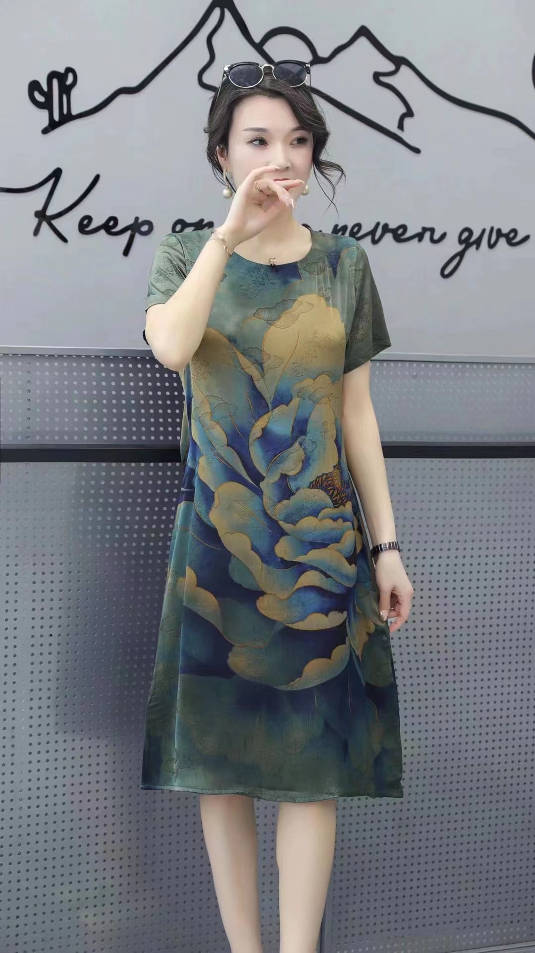 Summer new women's dress: silk-like dress for middle-aged and elderly people