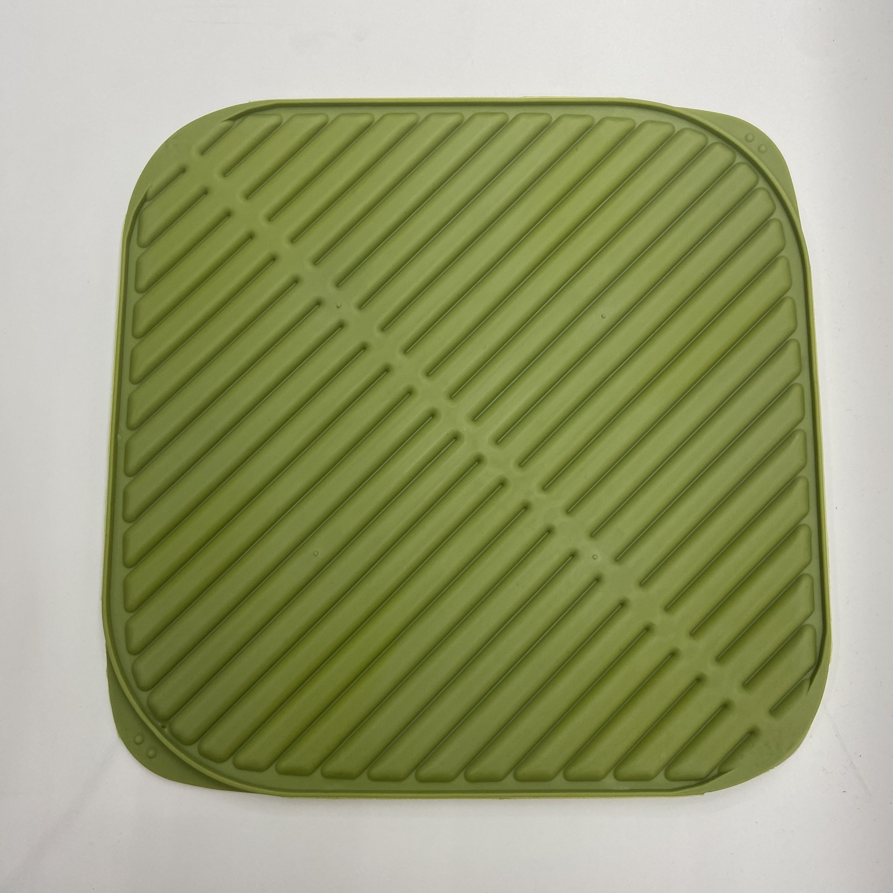 Kitchen anti-stain and water-draining mat, multi-functional anti-scald and heat-insulating mat, basin, bowl and cup mat, silicone water-draining mat, anti-slip cup mat Specification image
