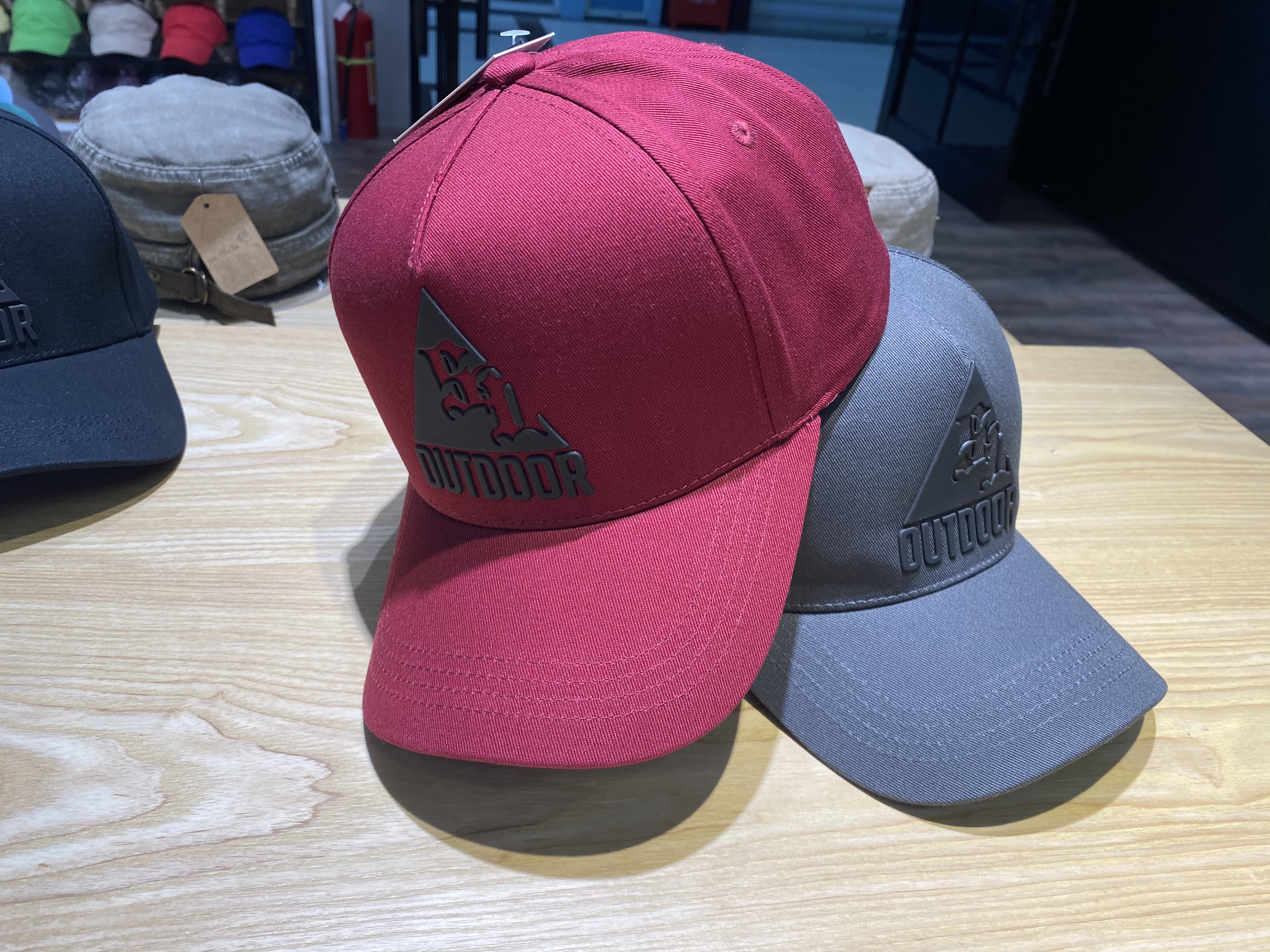 A hard-lined rubber seal 5-piece baseball cap with a stylish sun visor Application Scenario