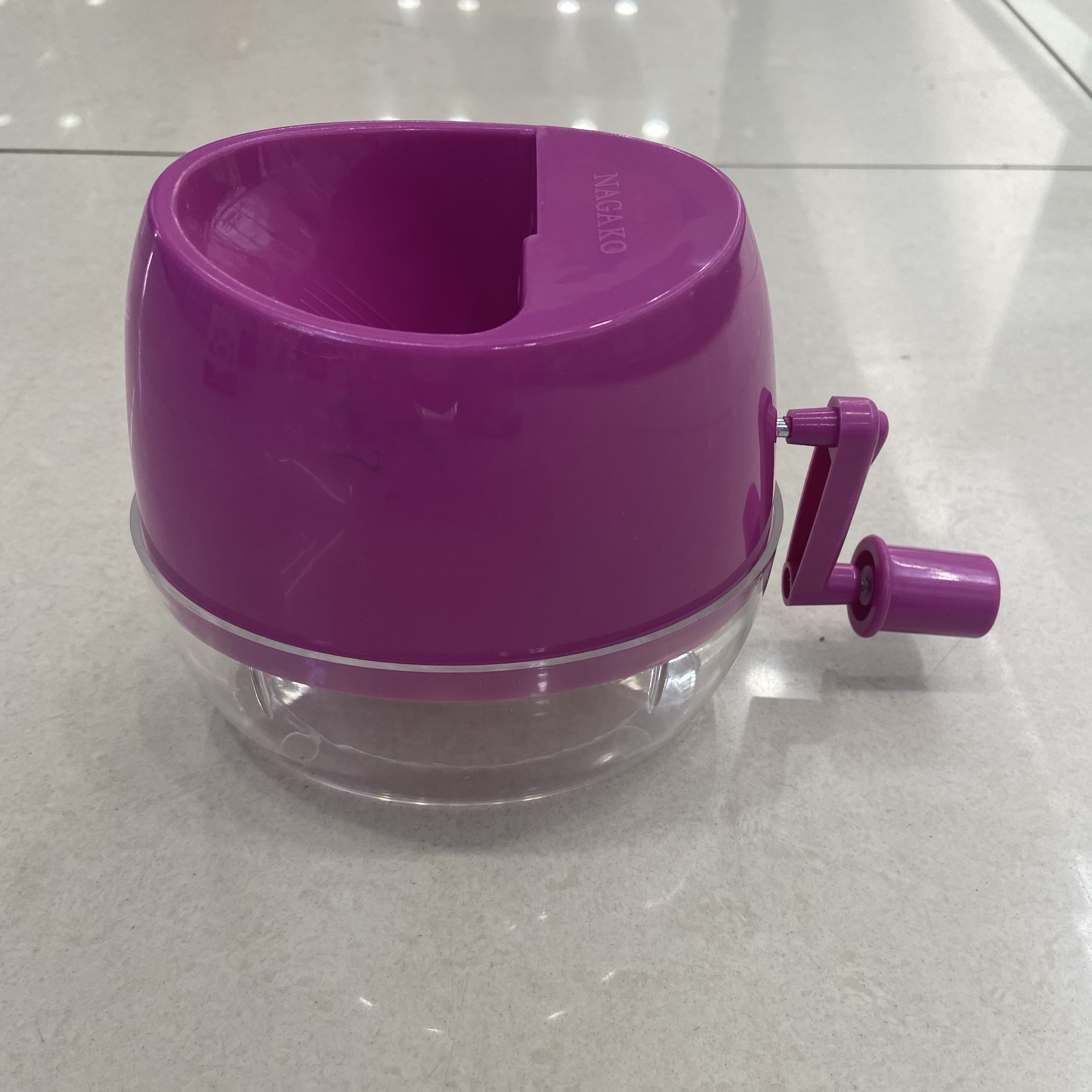 Household hand-cranked rotating garlic and onion chopper, household kitchen chopping tools details Picture