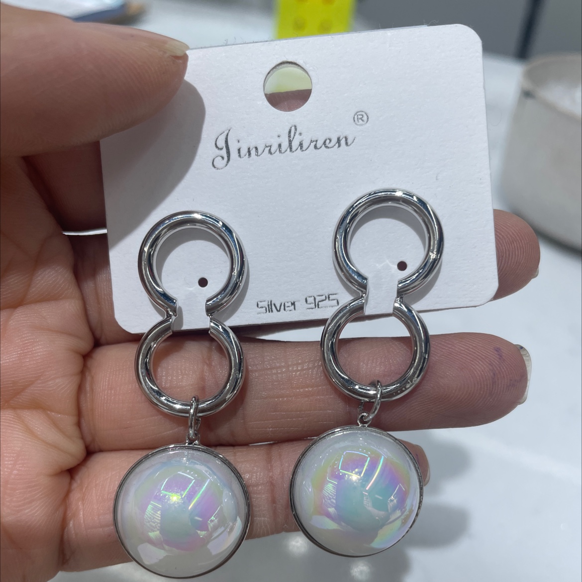 Today's Beauty Korean-style earrings feature fashionable and individual pearl inlays with geometric patterns Specification image